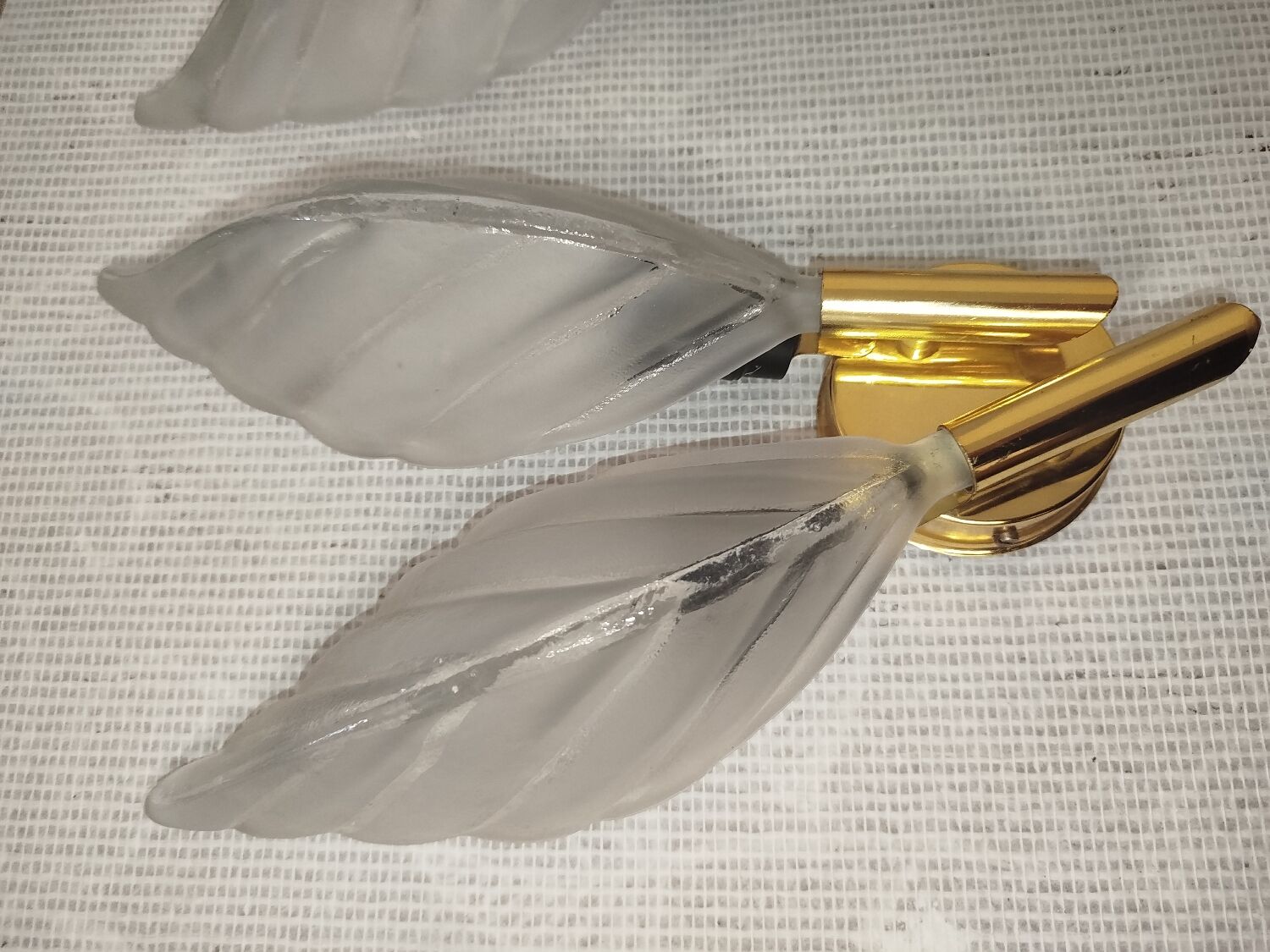 Pair of wall sconces with Italian leaf design in Barovier Murano style.