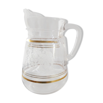 60s pitcher