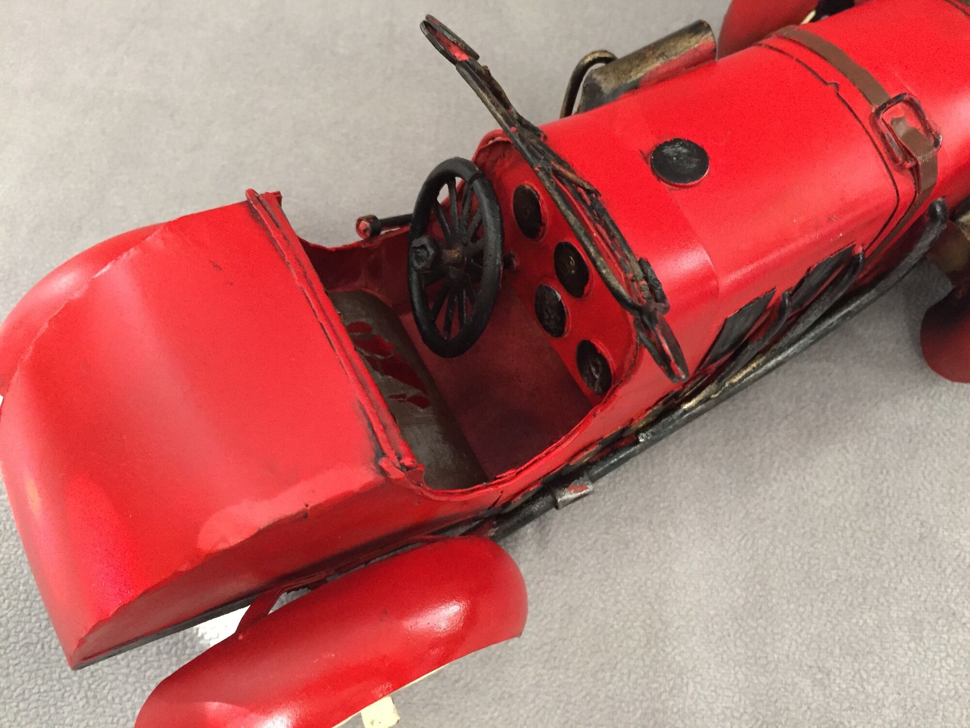 Model reproduction car bugatti 1920 metal tin collection