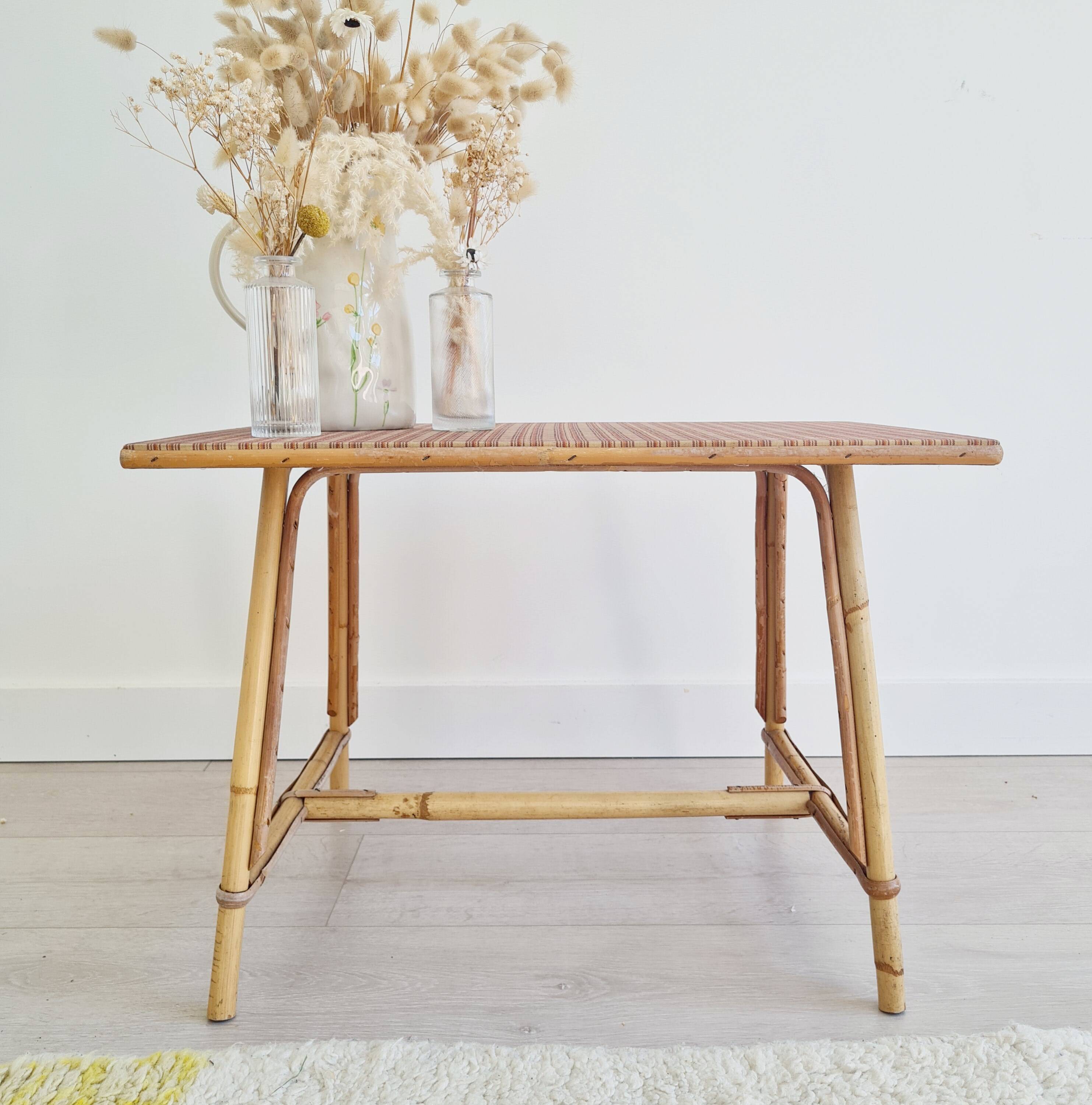 Rattan coffee table with tartan top