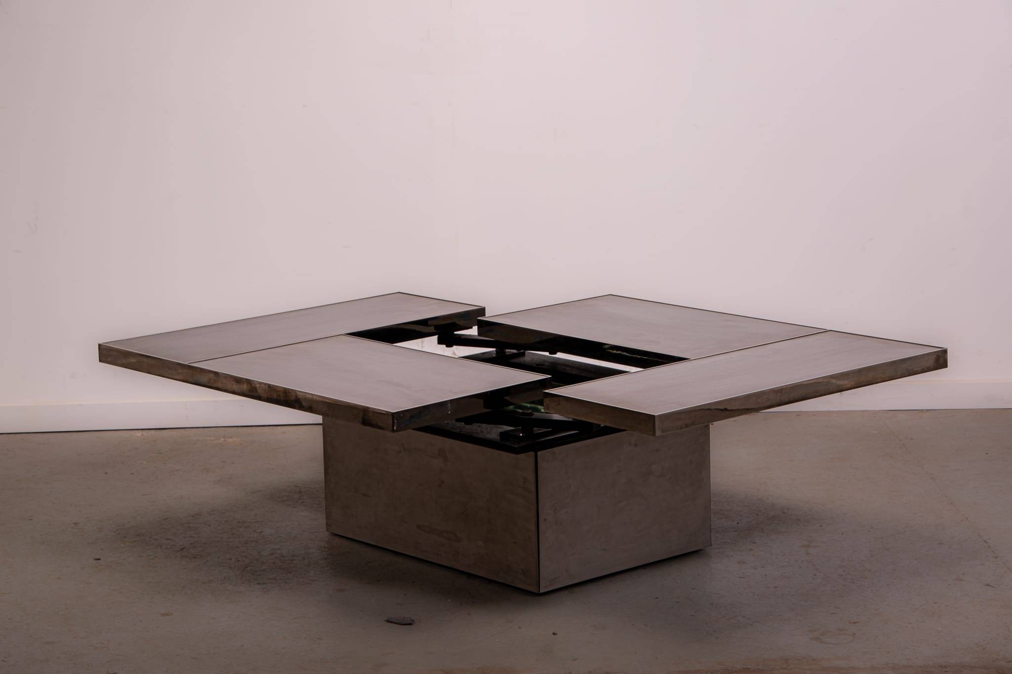 Table basse Belgo en métal brossé chromé