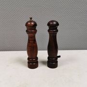Salière et poivrière en bois de rose, Danemark 1960-70.