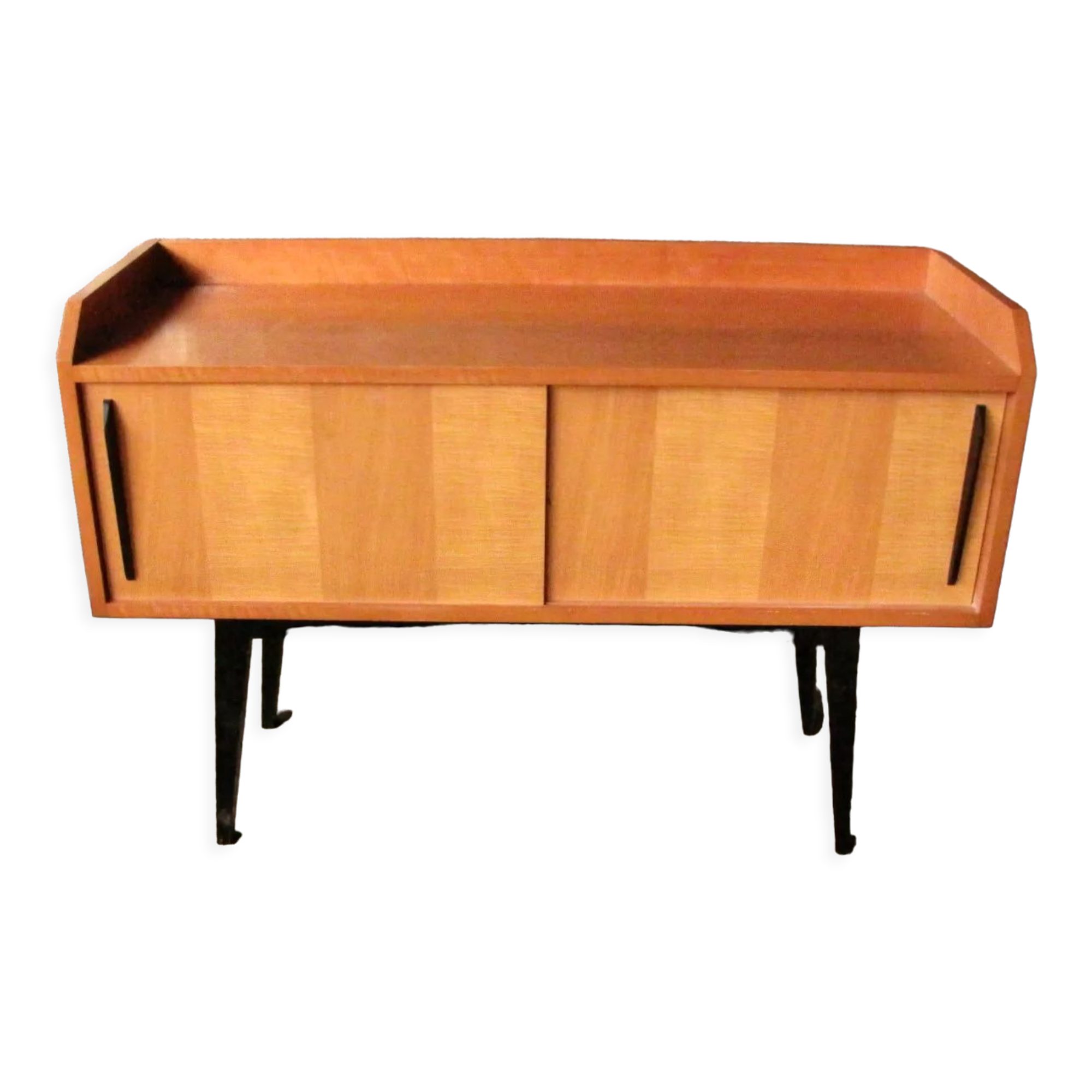 Buffet des années 60 à la manière de Hans Bellmann