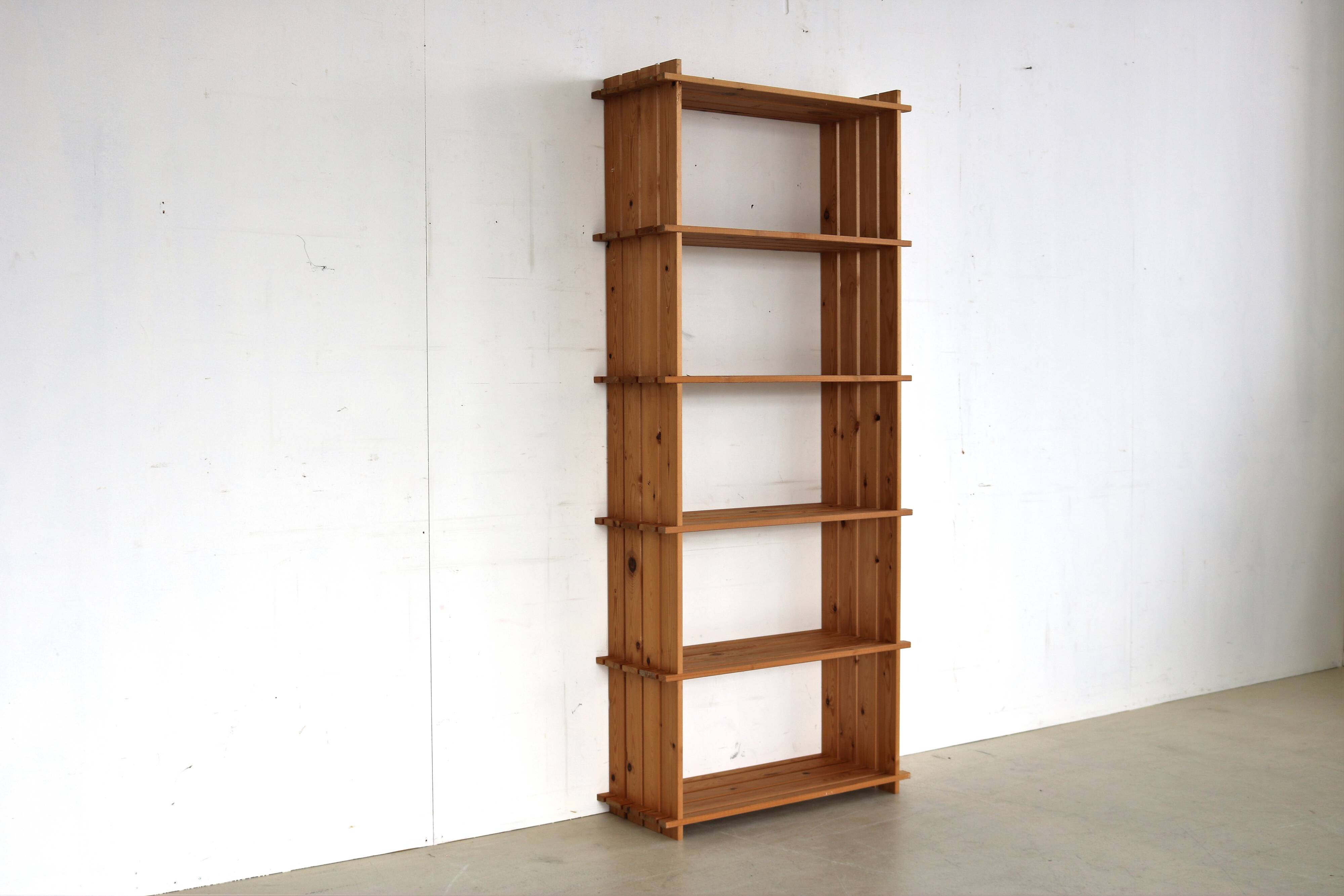Bibliothèque en pin vintage