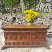 Magnificent walnut chest from the 17th century.