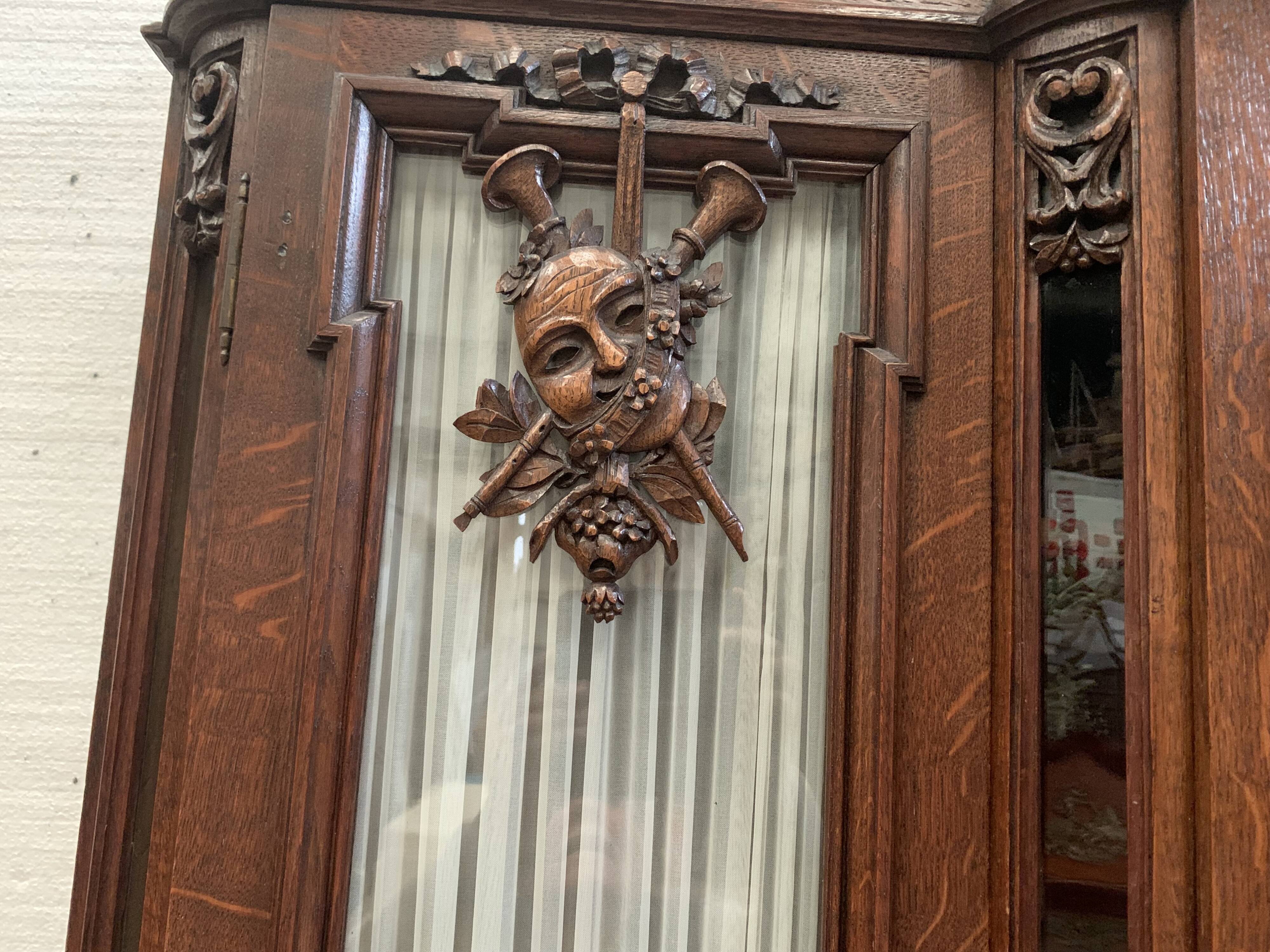 Buffet Liégeois in two bodies Chene massive patinated XX century