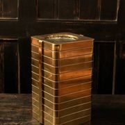 Refroidisseur de bouteille en laiton doré italien, design architectural à nervures