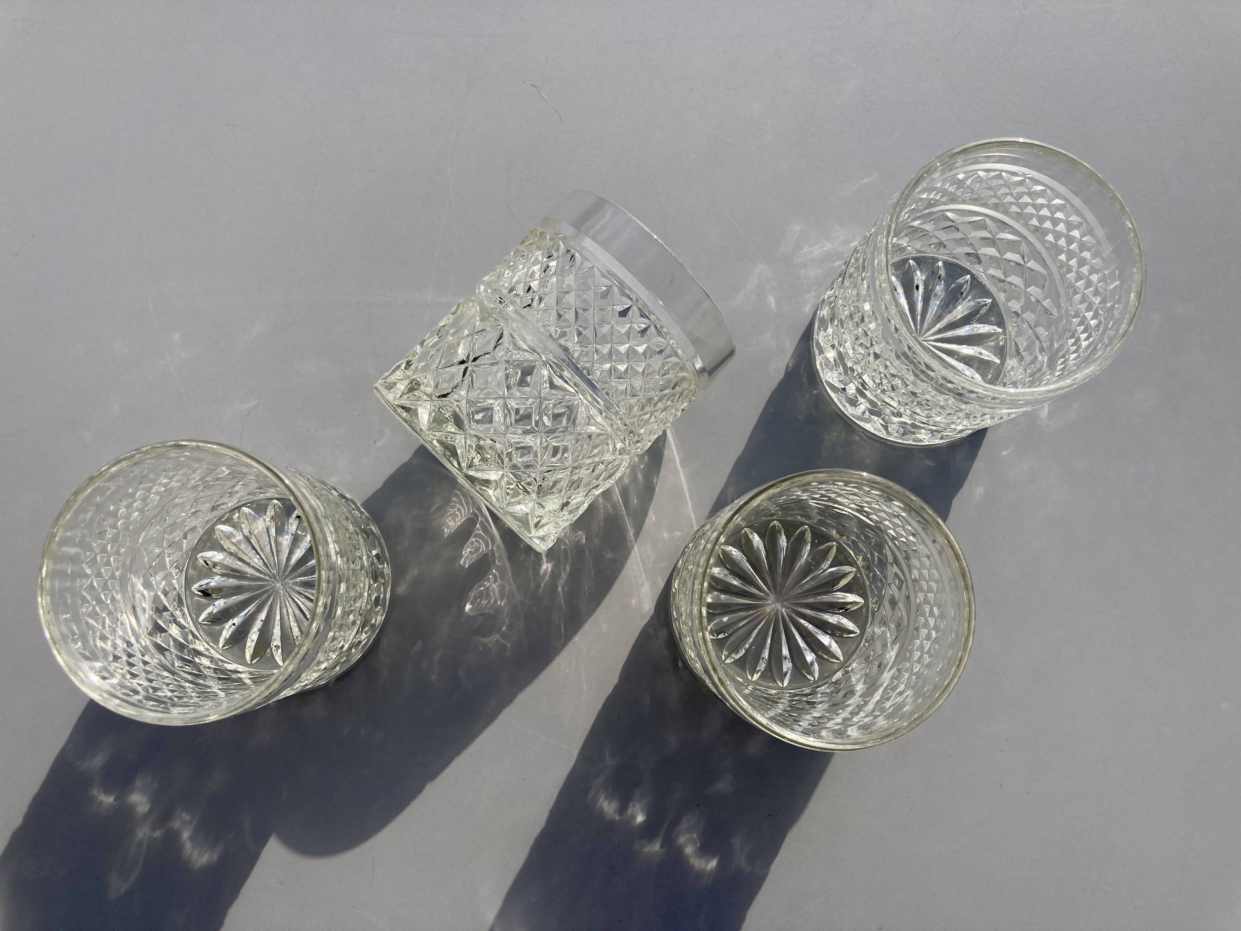 Set of 4 vintage glasses from the 60s-70s in moulded glass.