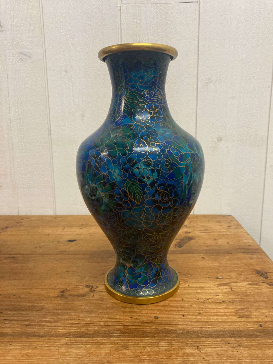 Partitioned vase