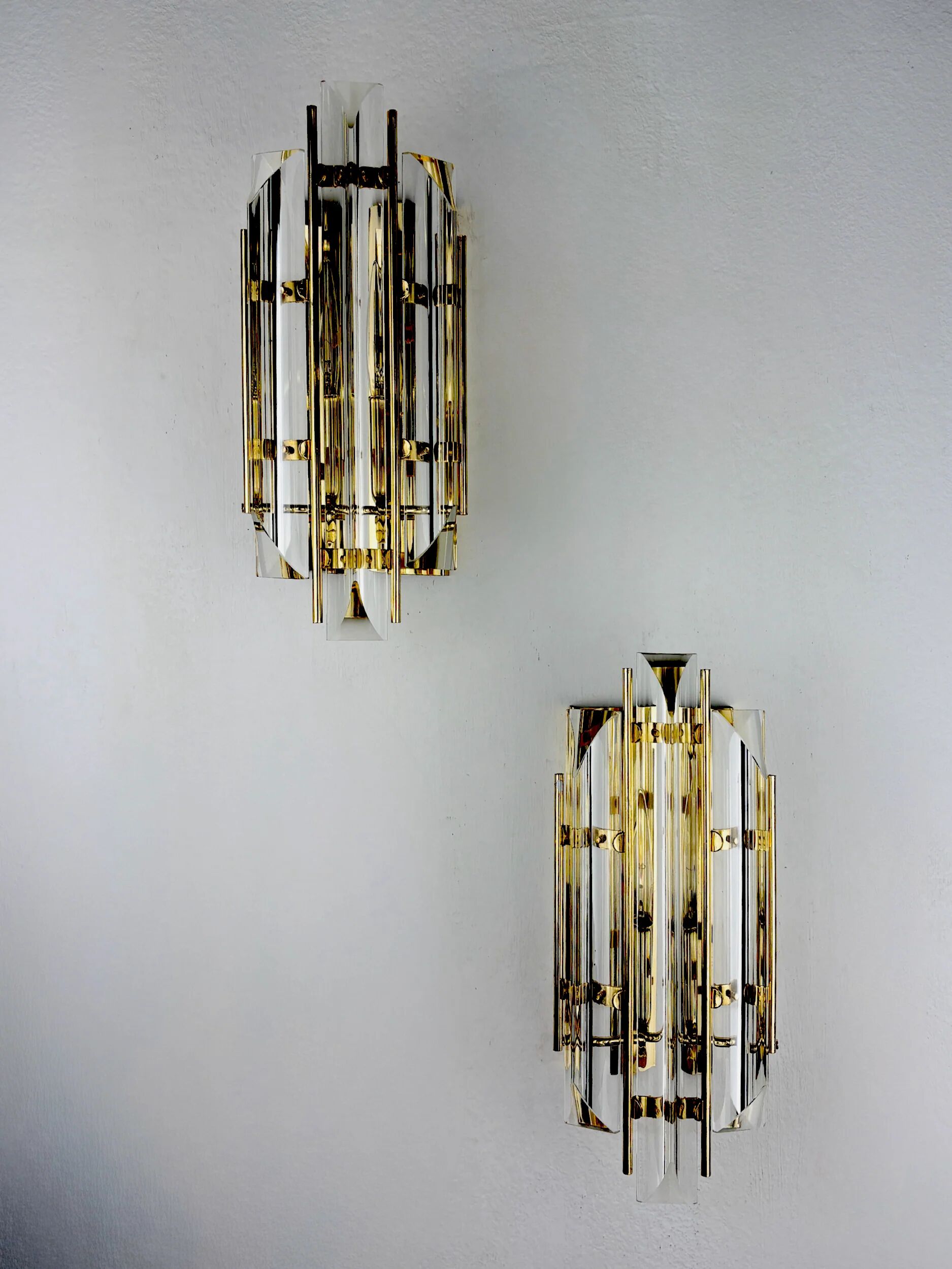 Pair of Venini wall lights, Murano cut glass, 1970s, Italy