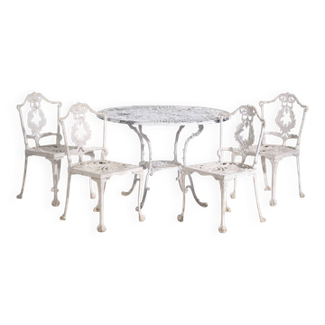 White vintage garden table and chairs (c. 1950). Set of 5 pieces.