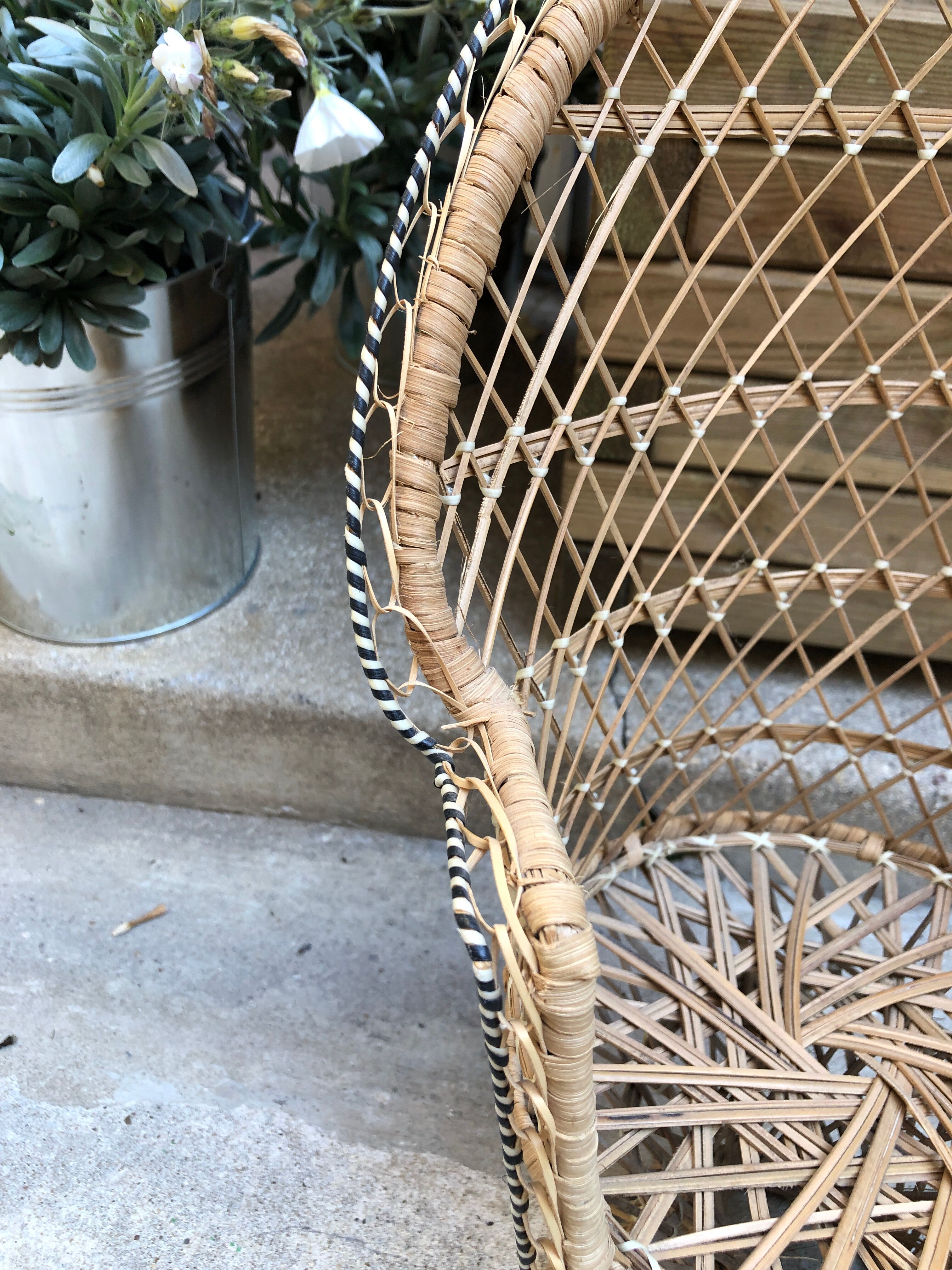 Emmanuelle doll chair