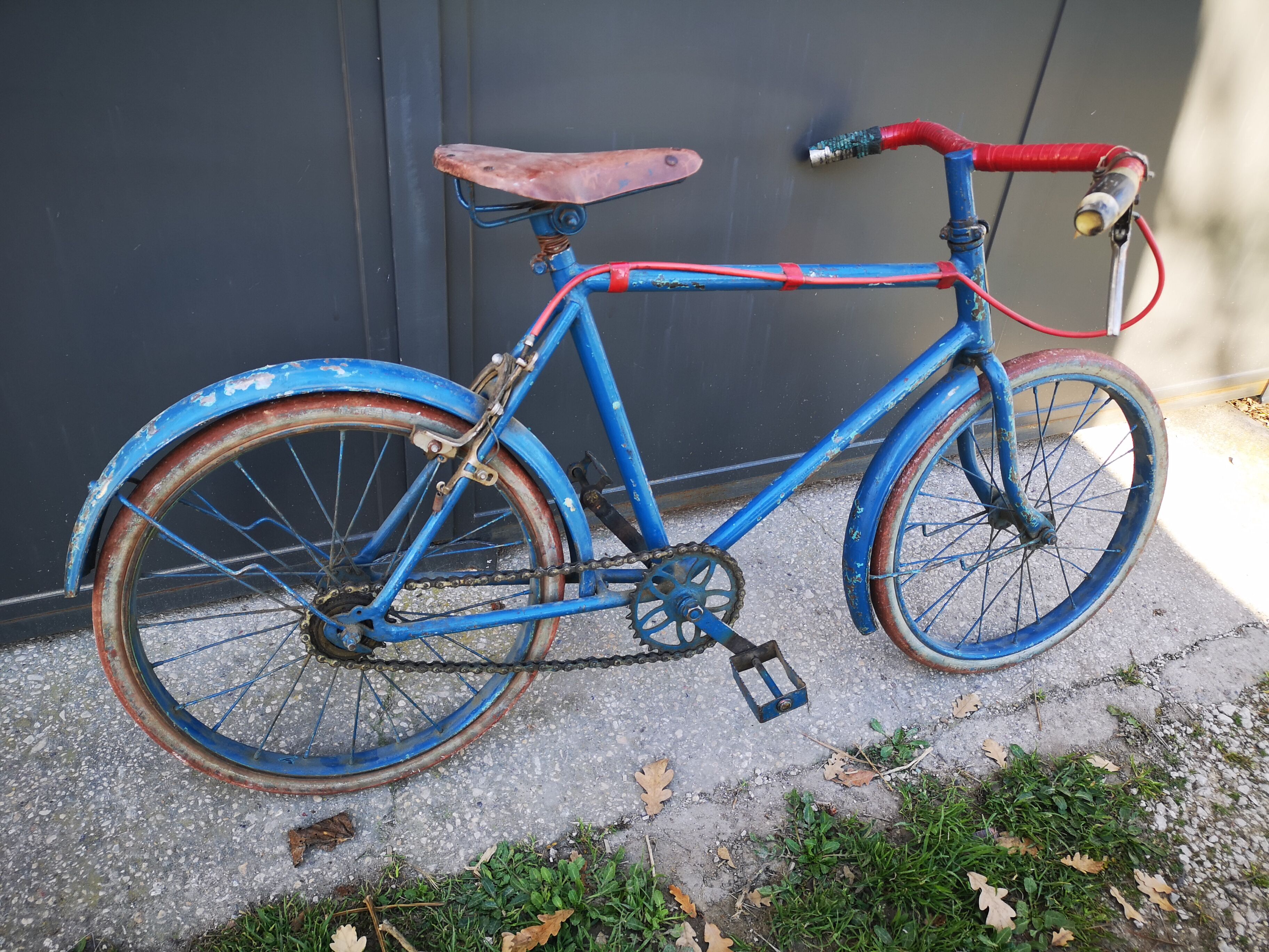 Vintage children's bike, Thomas cycles, 1950.
