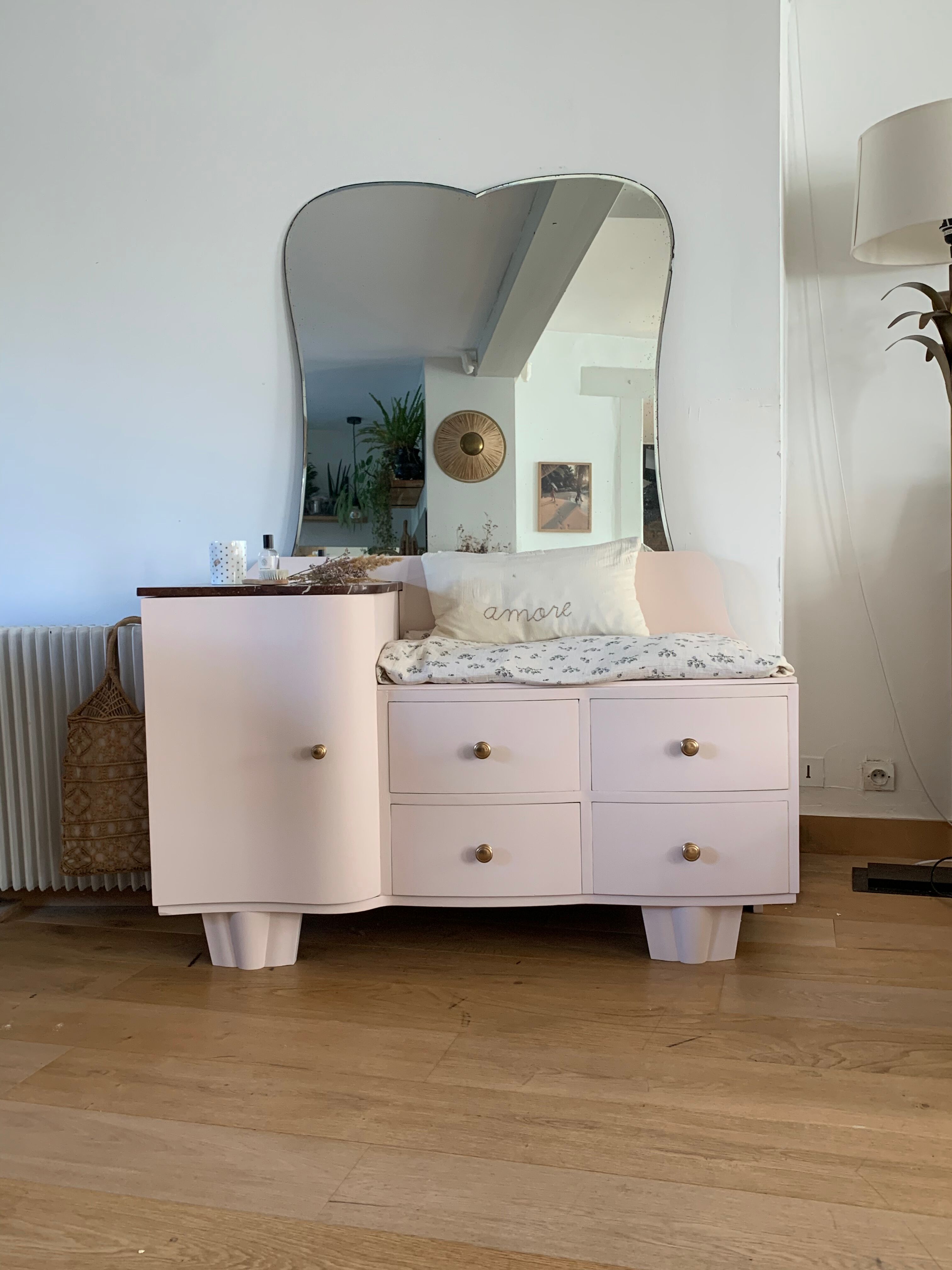 Commode coiffeuse rose