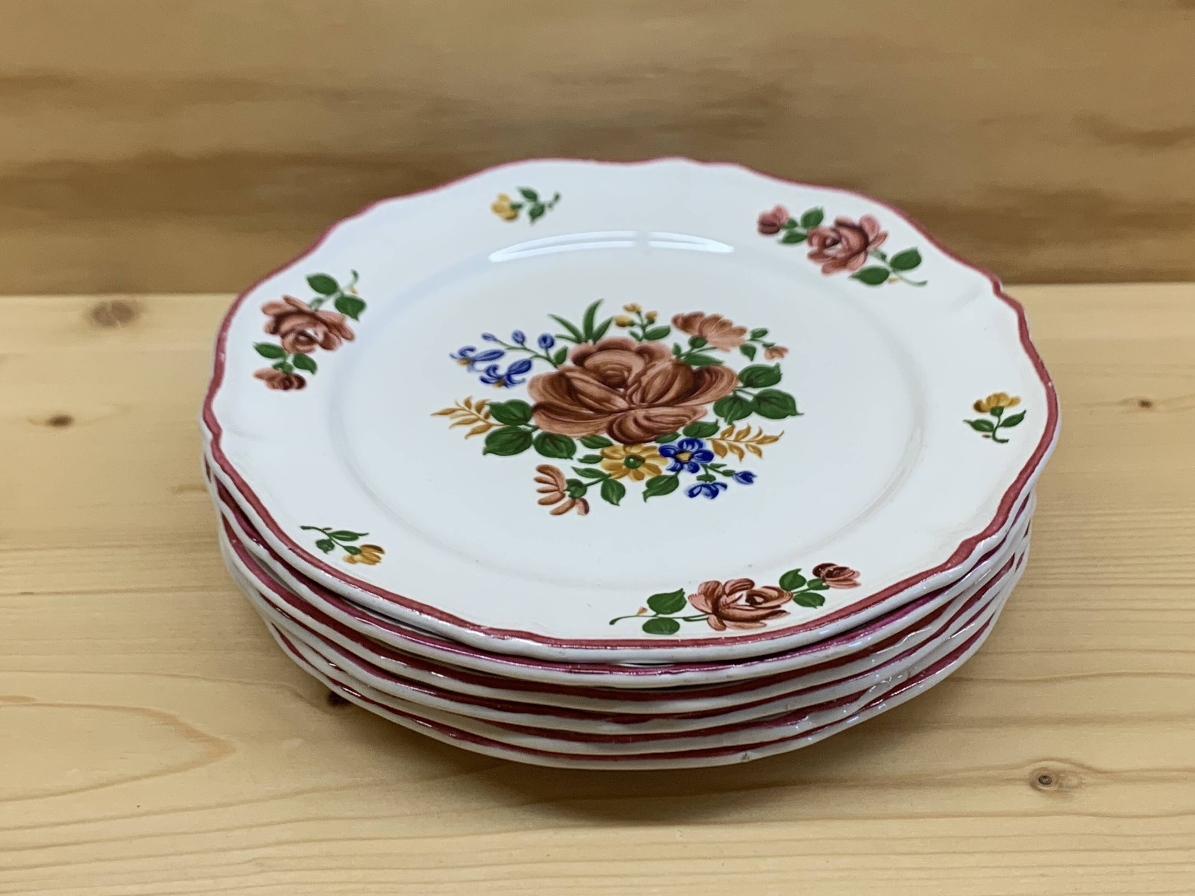 6 vintage Saint Amand dessert plates