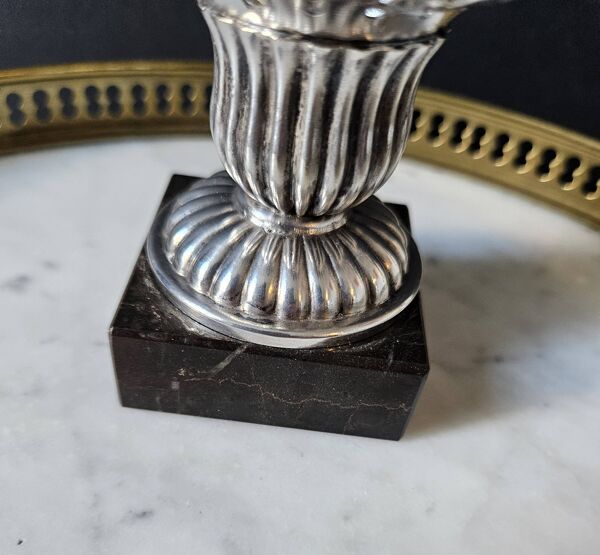 Oeuf d'Autruche, Socle en Métal Argenté & Marbre Noir (Début XXème) H: 21cm