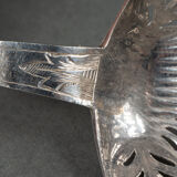 Cuillère à saupoudrer orfèvre RN argent 53 grammes riche décor Louis XV