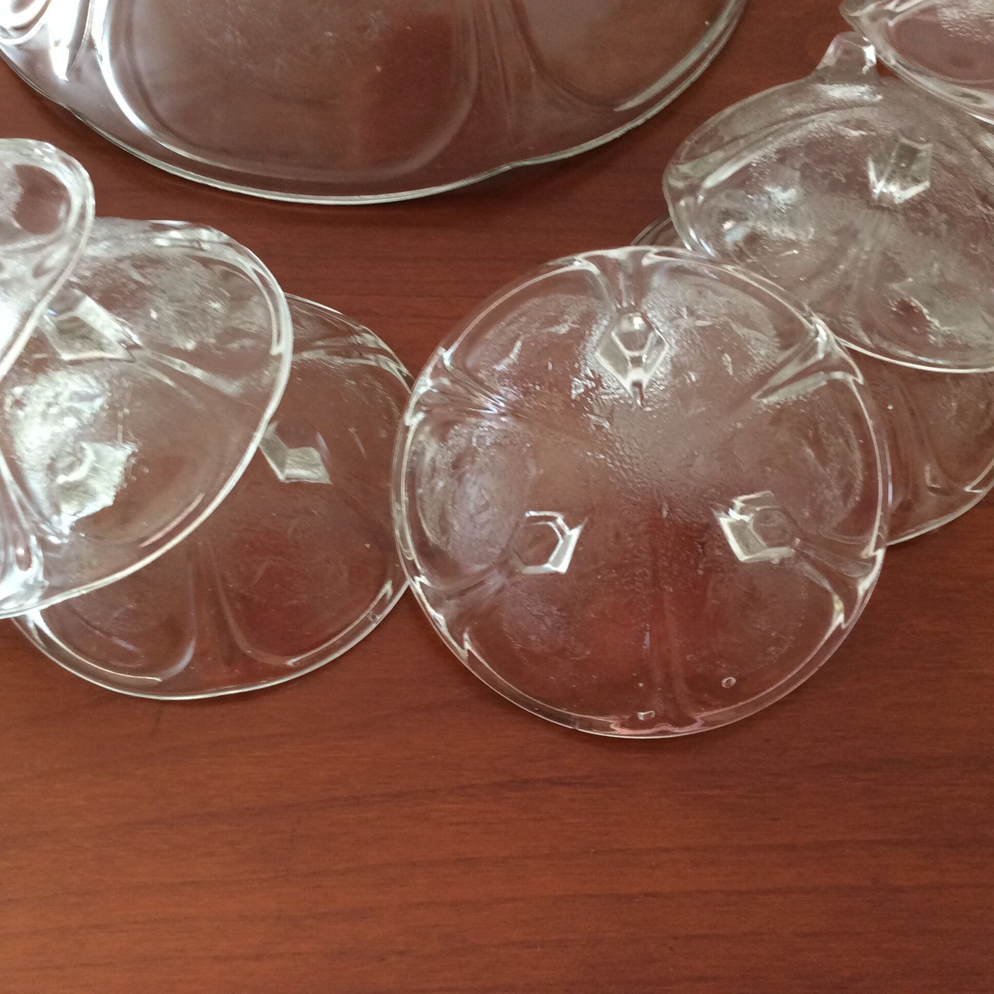 Fruit salad set on 3 glass feet (bowl and 7 cups)