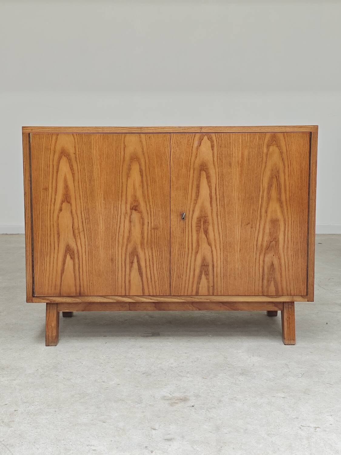 Small buffet with two doors by Frantisek Jirak, oak, 1960.