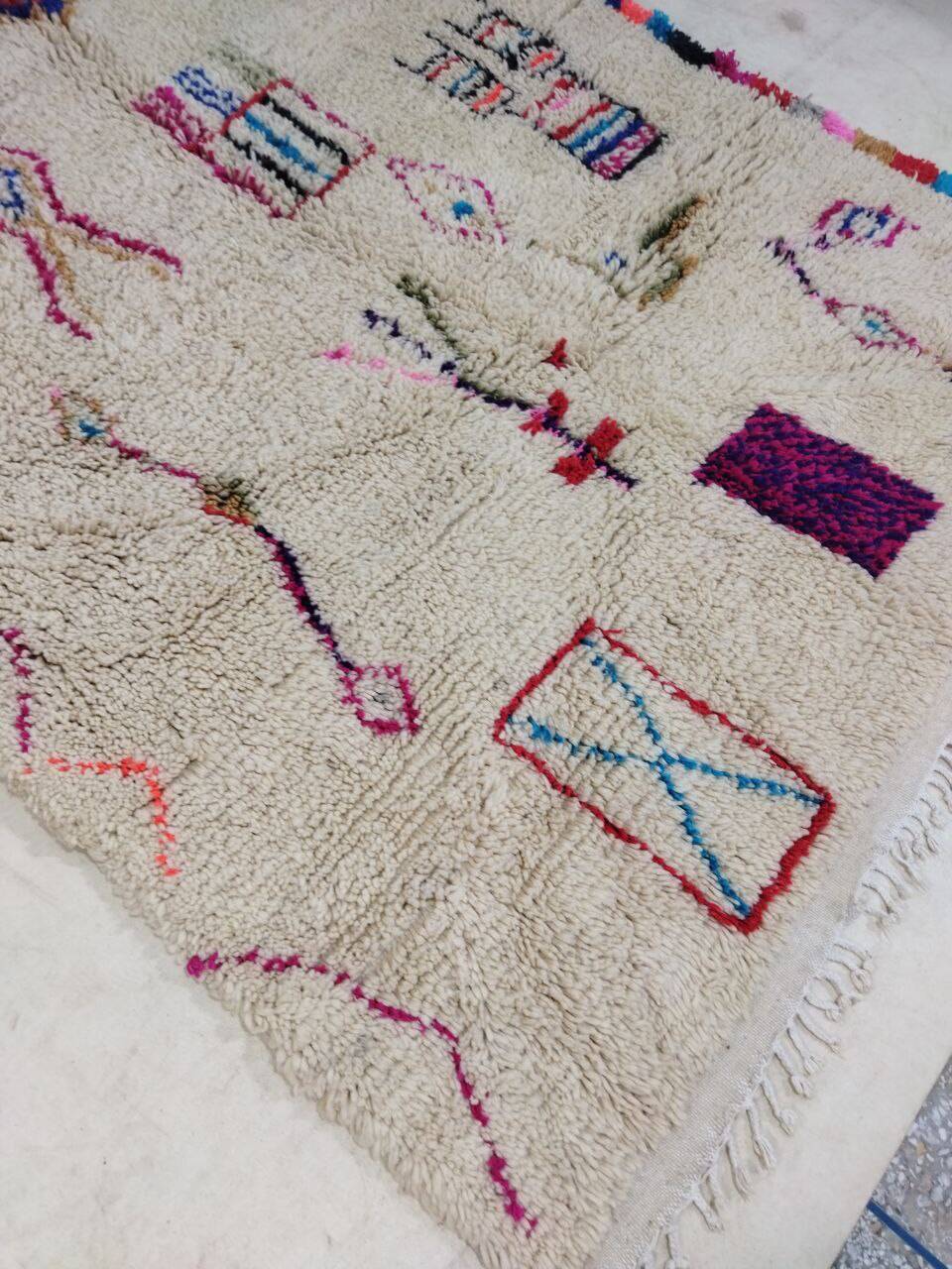 Handmade Moroccan Berber rug 288 x 168 cm
