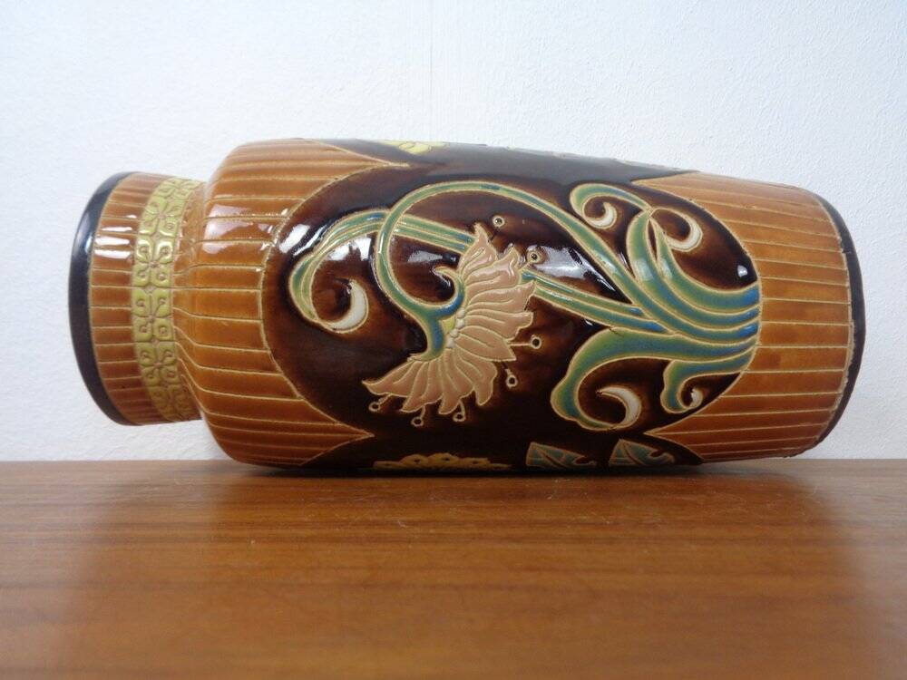 Art Nouveau pottery vase, 1920s