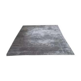 Tapis contemporain stepivi