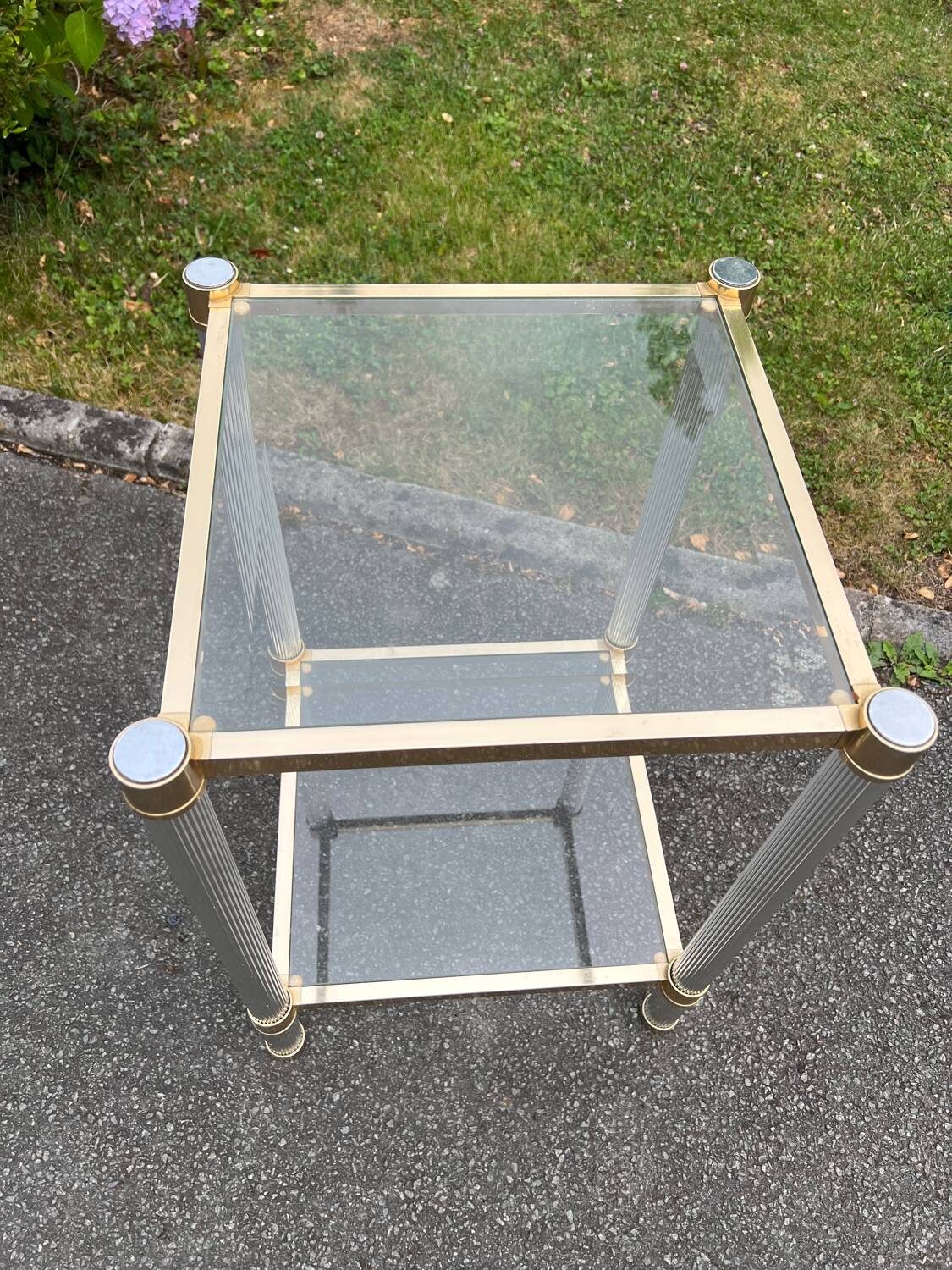 Vintage pedestal table or end table, 70s