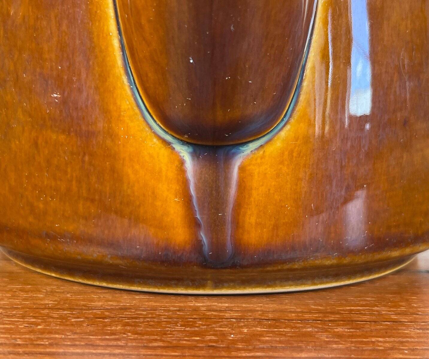 Danish studio pottery teapot from the mid-century by Søholm, 1960s.