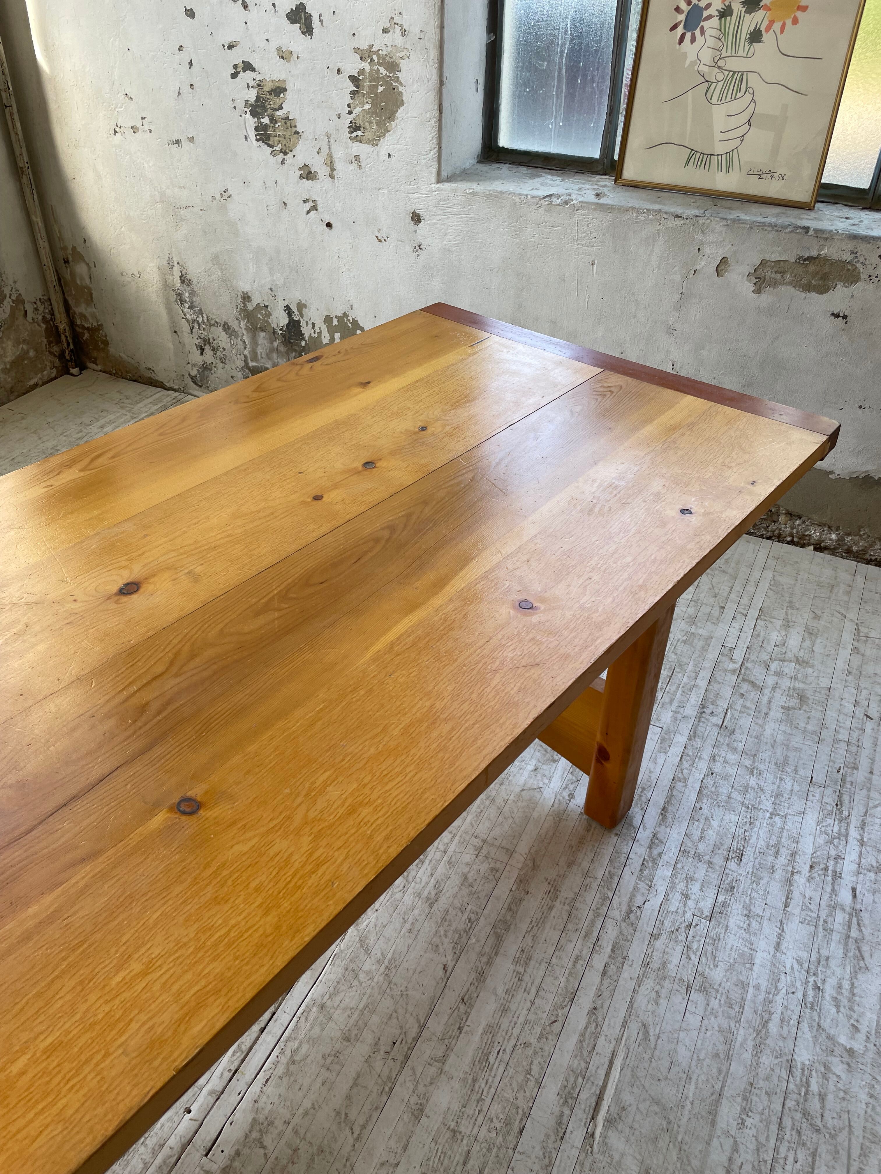Mountain furniture table in pine 2m