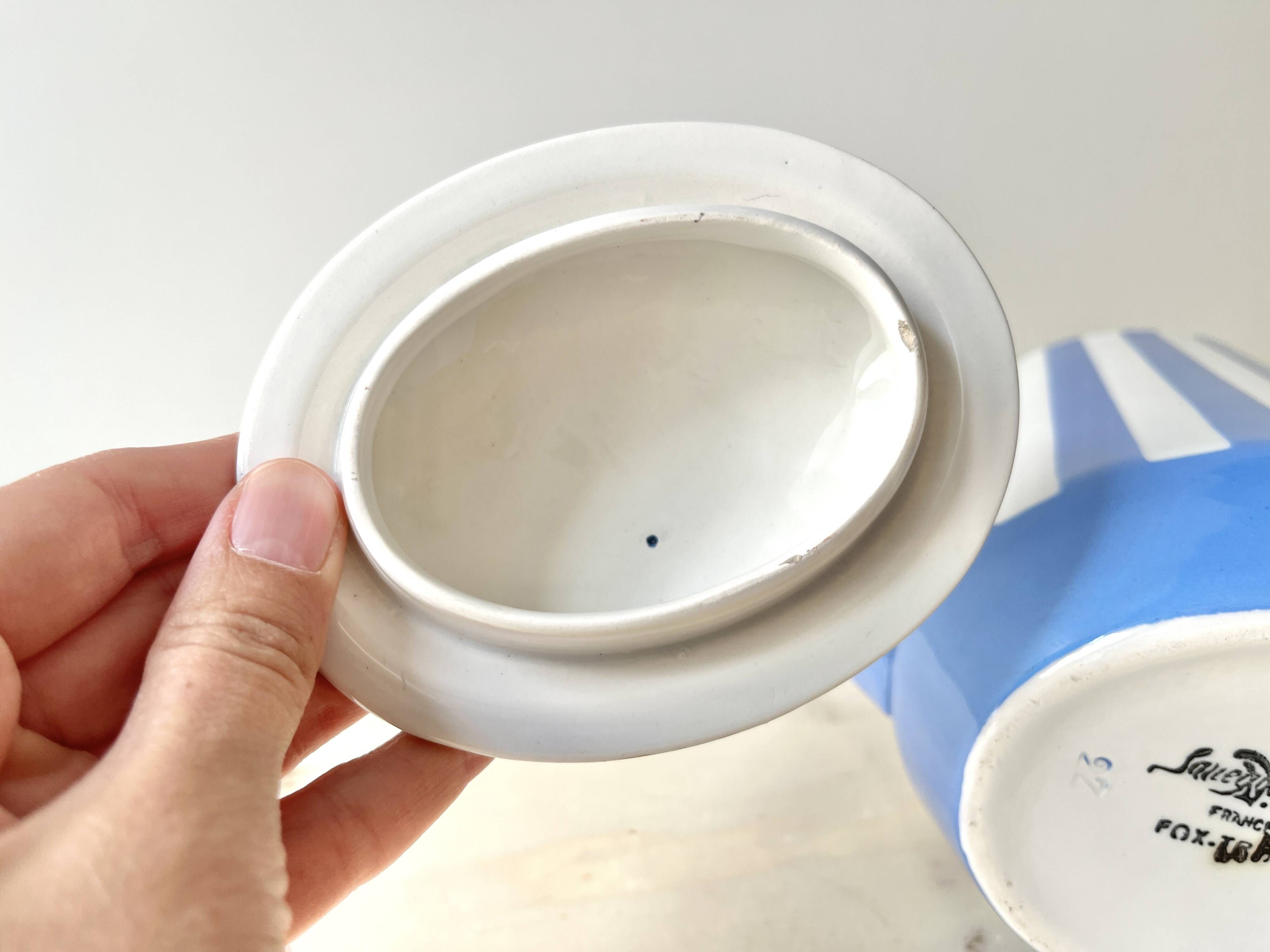 Large Fox Trott Sarreguemines coffee pot in art deco earthenware, 1930s vintage