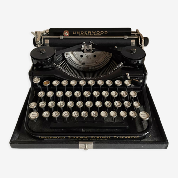 Machine à écrire Underwood portable