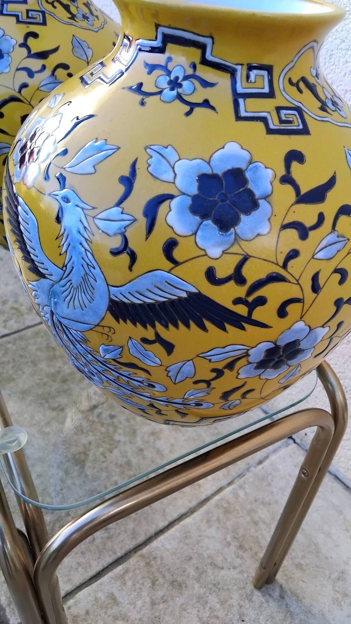 Pair of Chinese faience vases with Asian dragon decor in a Japonese style.