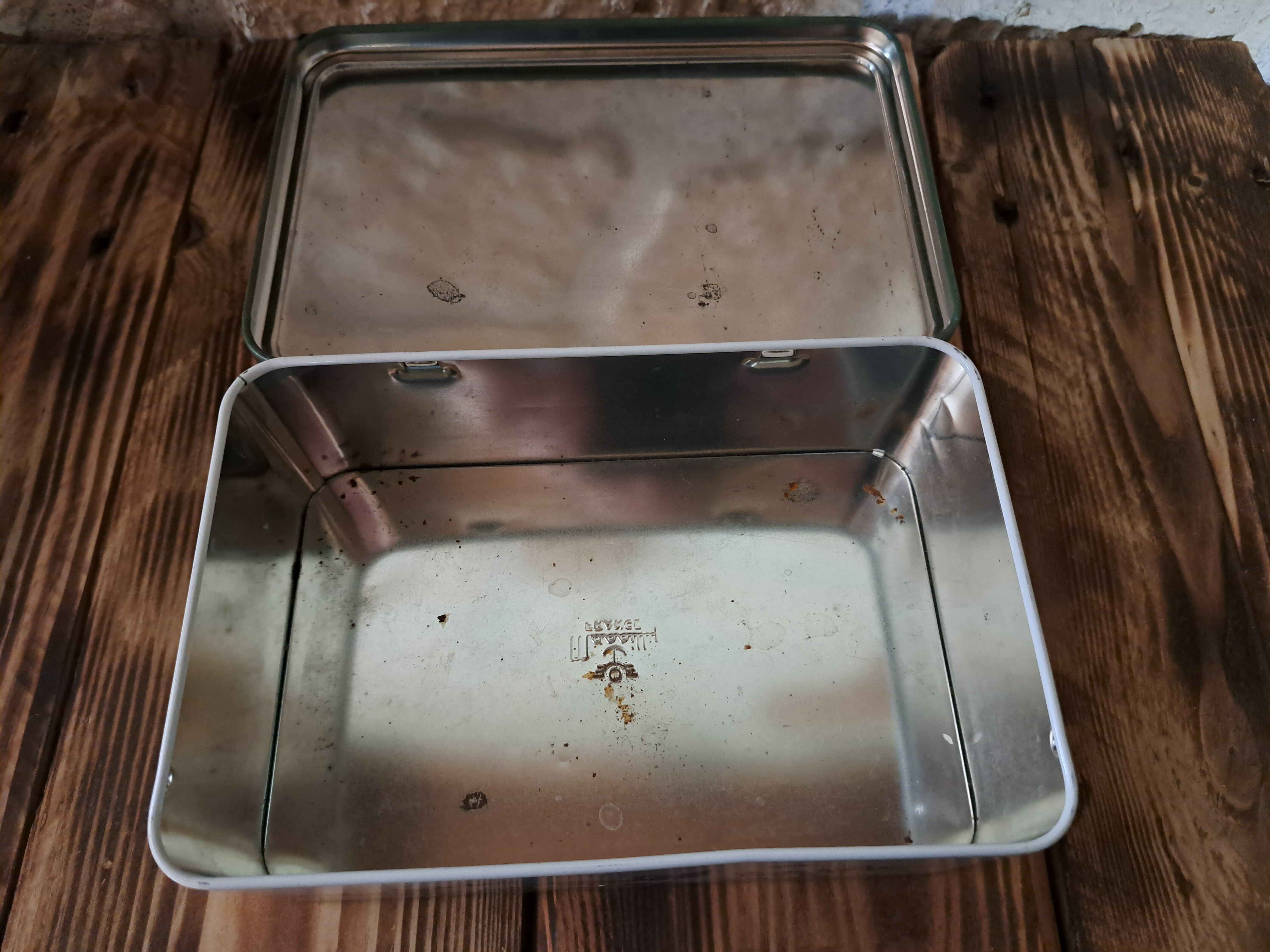 Massilly metal sugar box reproduction Moustiers