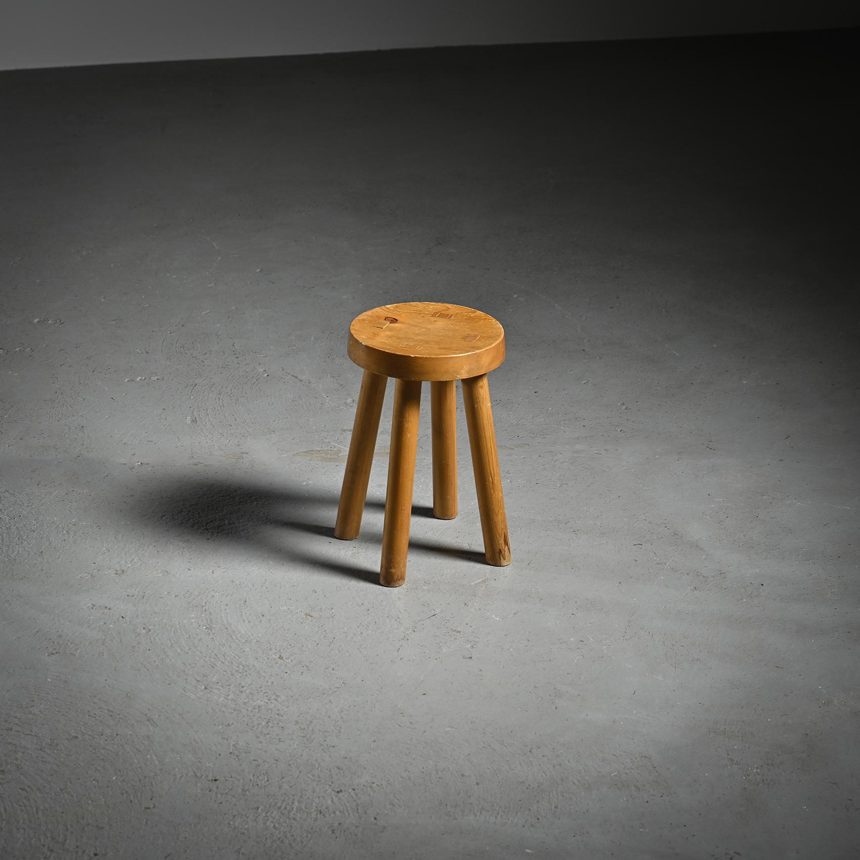 Tabouret par Charlotte Perriand pour les Arcs 1600, vers 1965