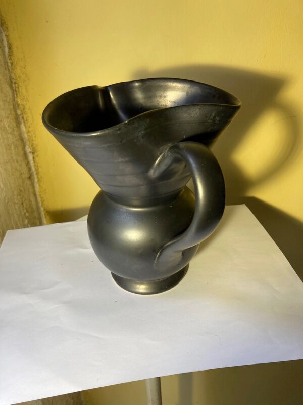 Pichet en céramique noir anthracite