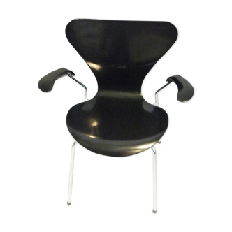 Chaise modèle 3270 d' Arne Jacobsen