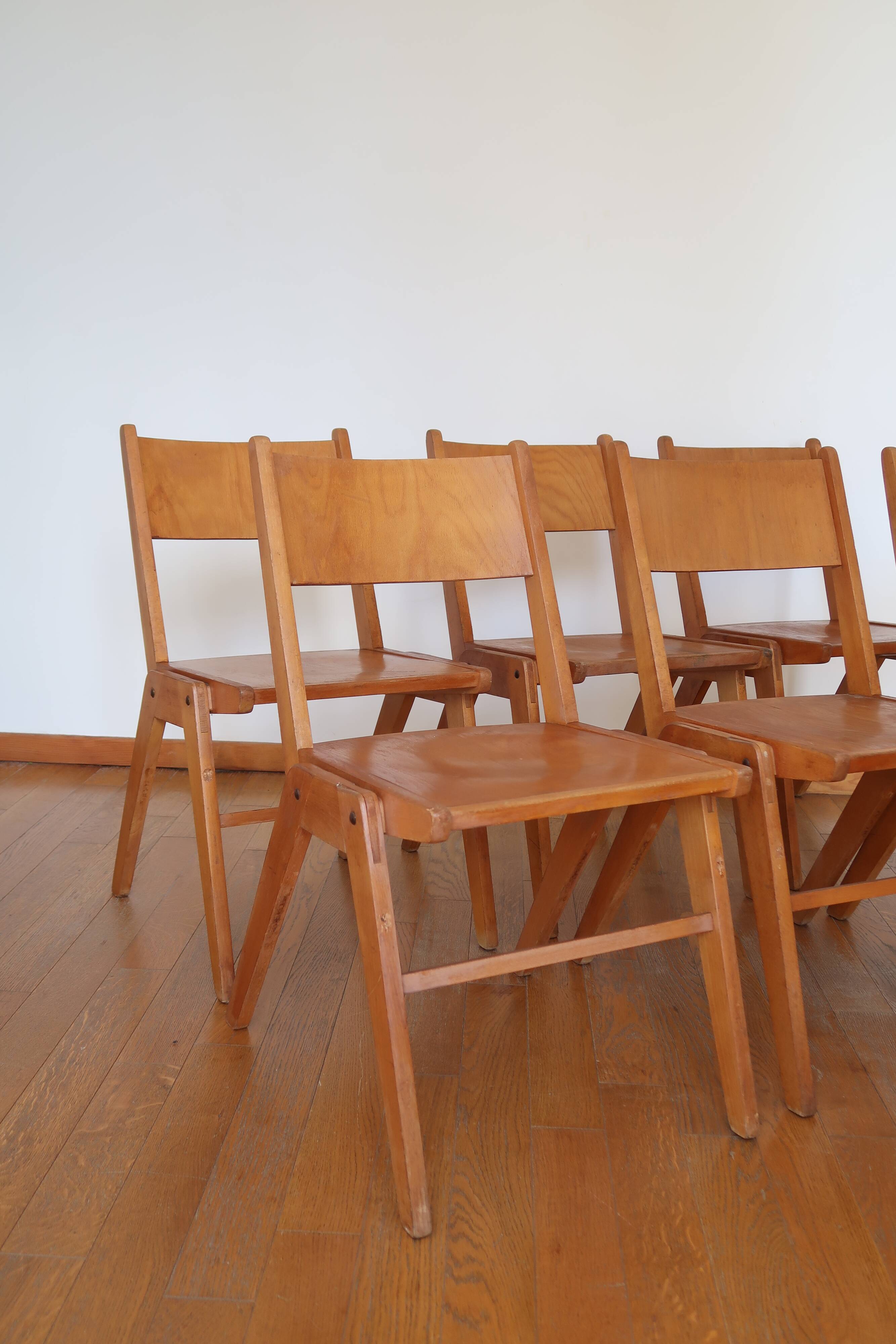 Set of 12 Scandinavian chairs compass feet