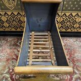 Regional work wooden cradle