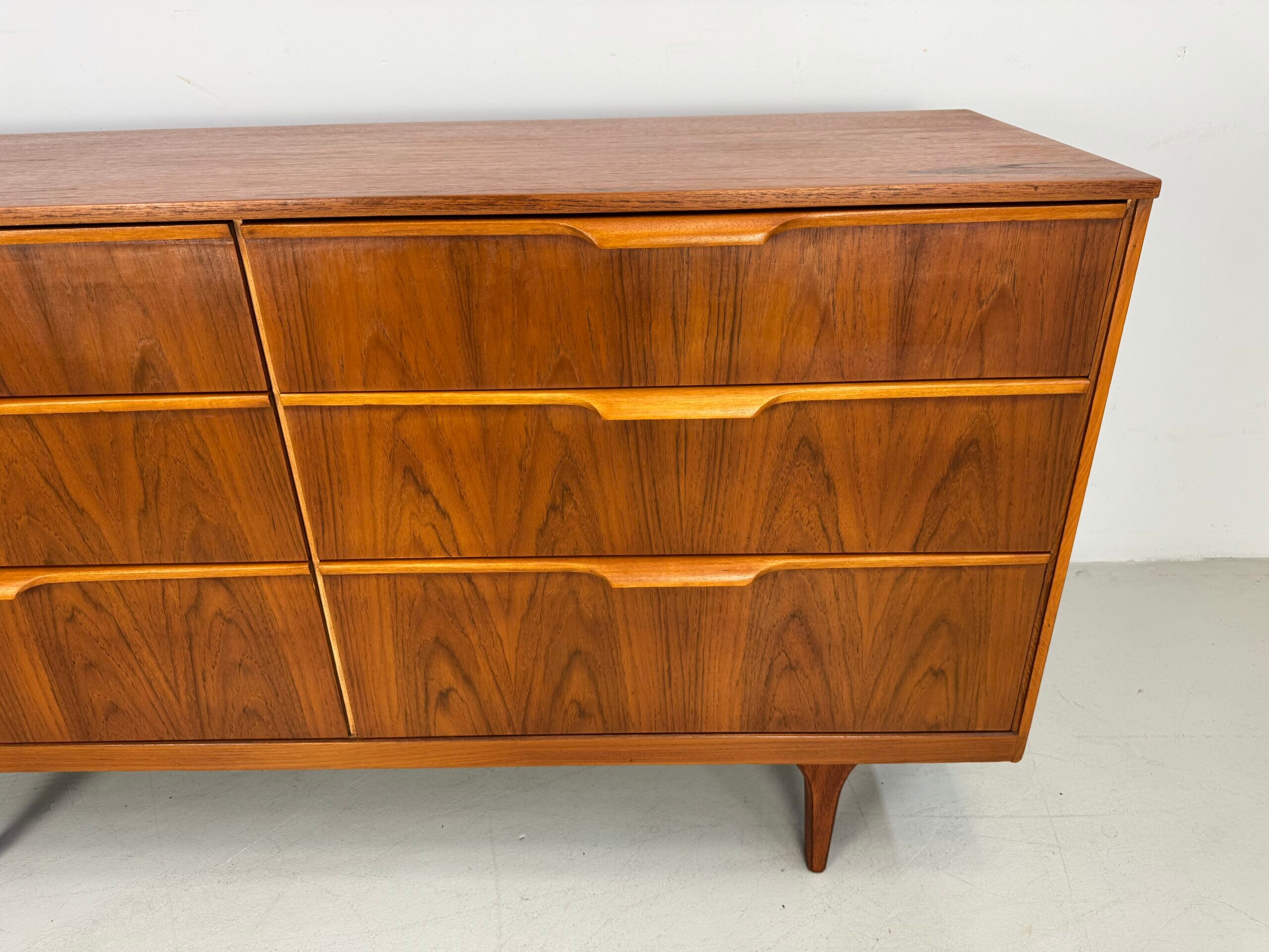 Vintage Austinsuite sideboard.