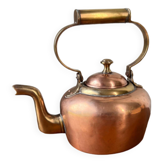 Petite théière en cuivre et laiton