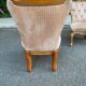2 bergères fauteuils Louis XV tissu velours rosé