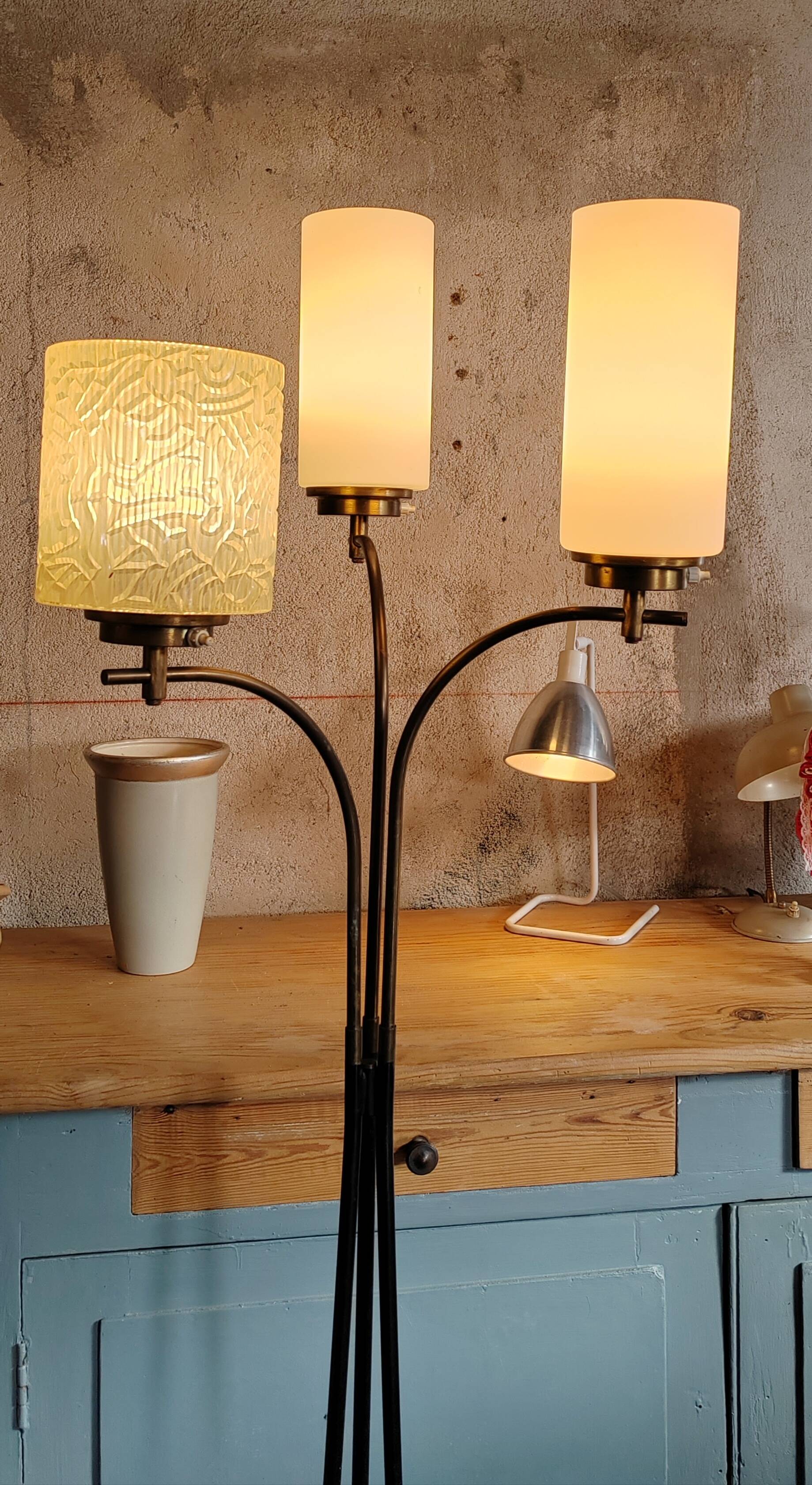 Magnificent vintage floor lamp from the 60s possible Arlus