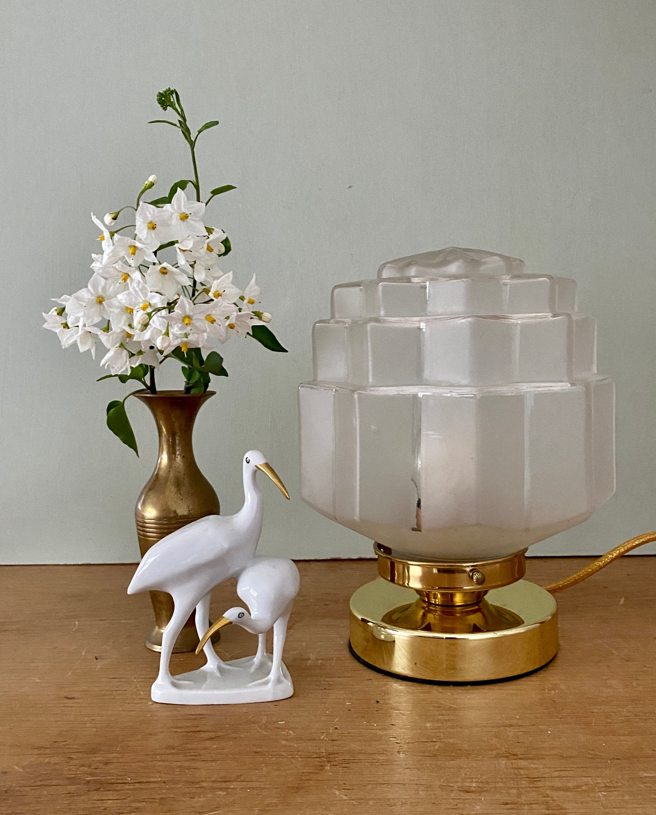Vintage art deco globe table lamp in frosted glass