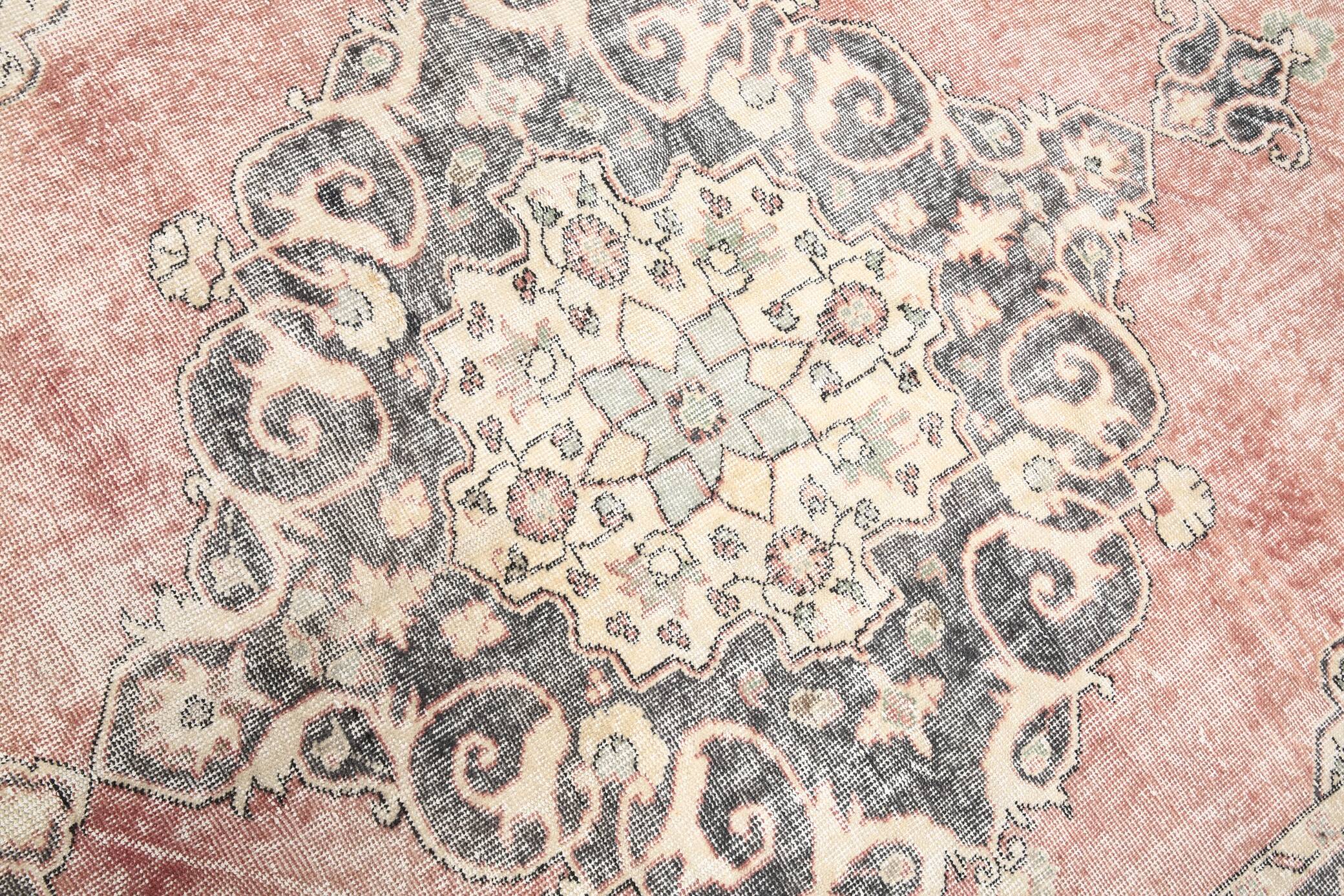 Pale Red & Cream Classic Vintage Rug, 202x325Cm