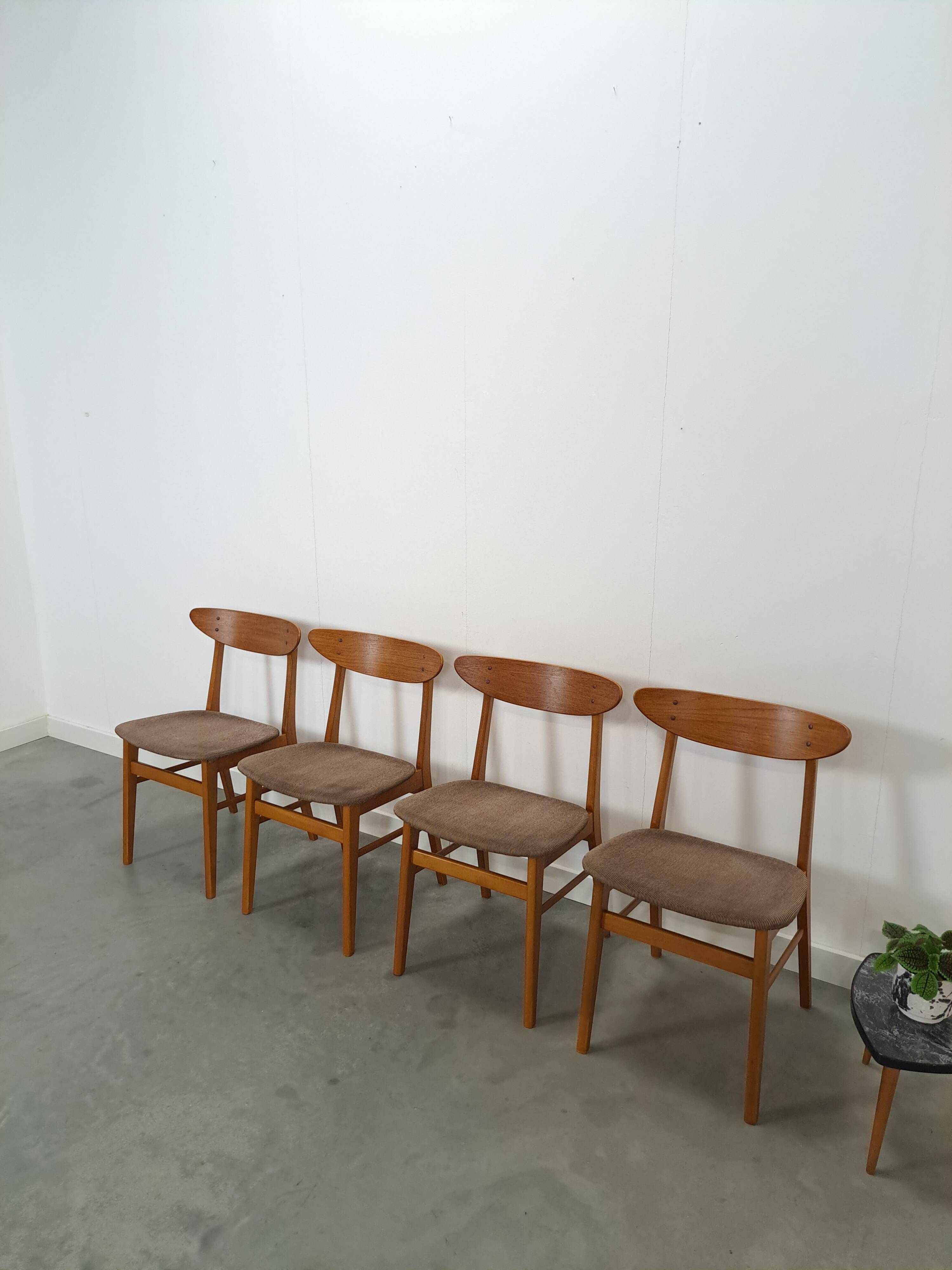 Set of 4 Deense teak Farstrup Møbler Model 210 eetkamerstoelen, dining