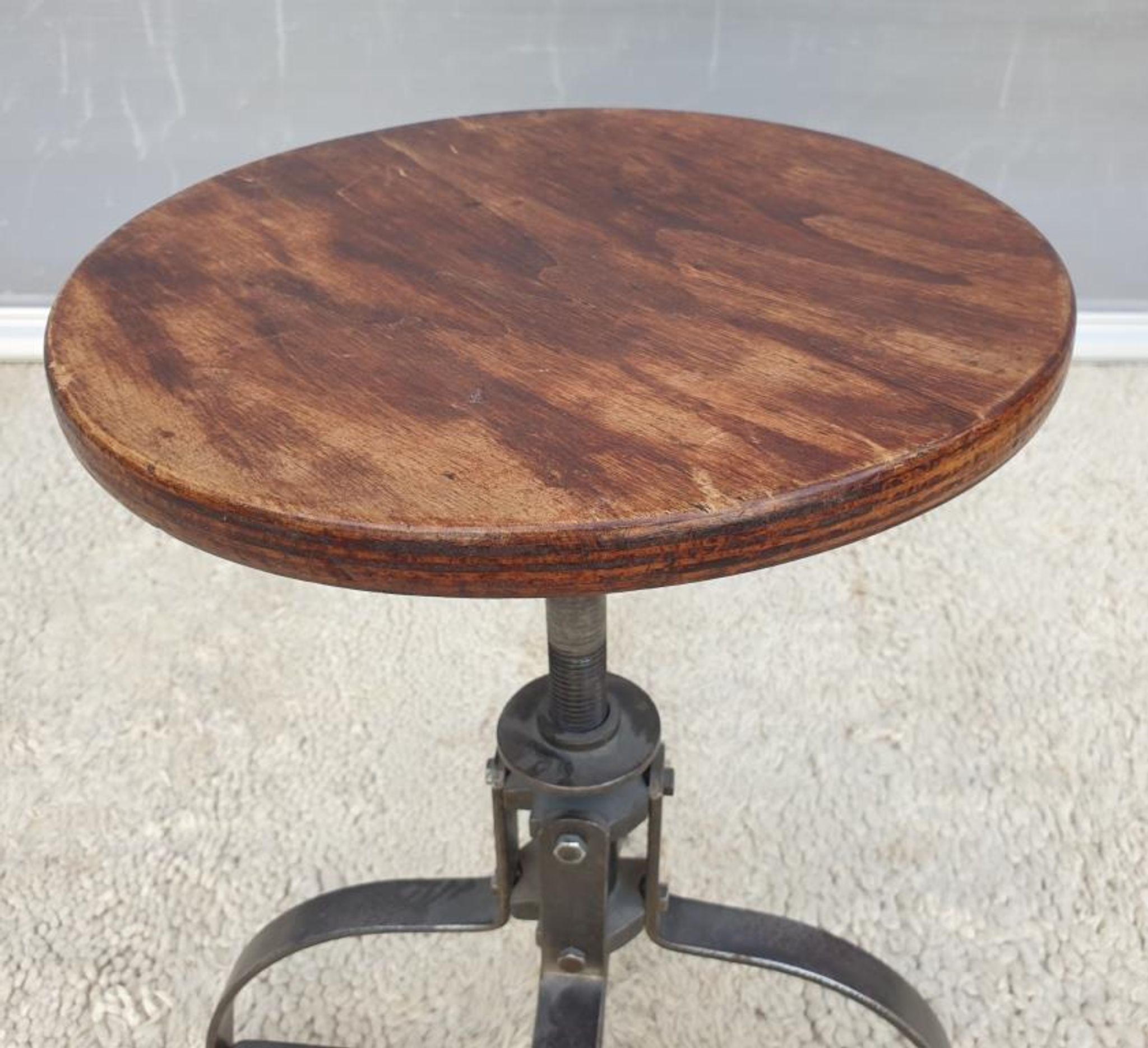 Bienaise stool of the years 1935, model 203 with 4 flat iron cathedral legs joined by a