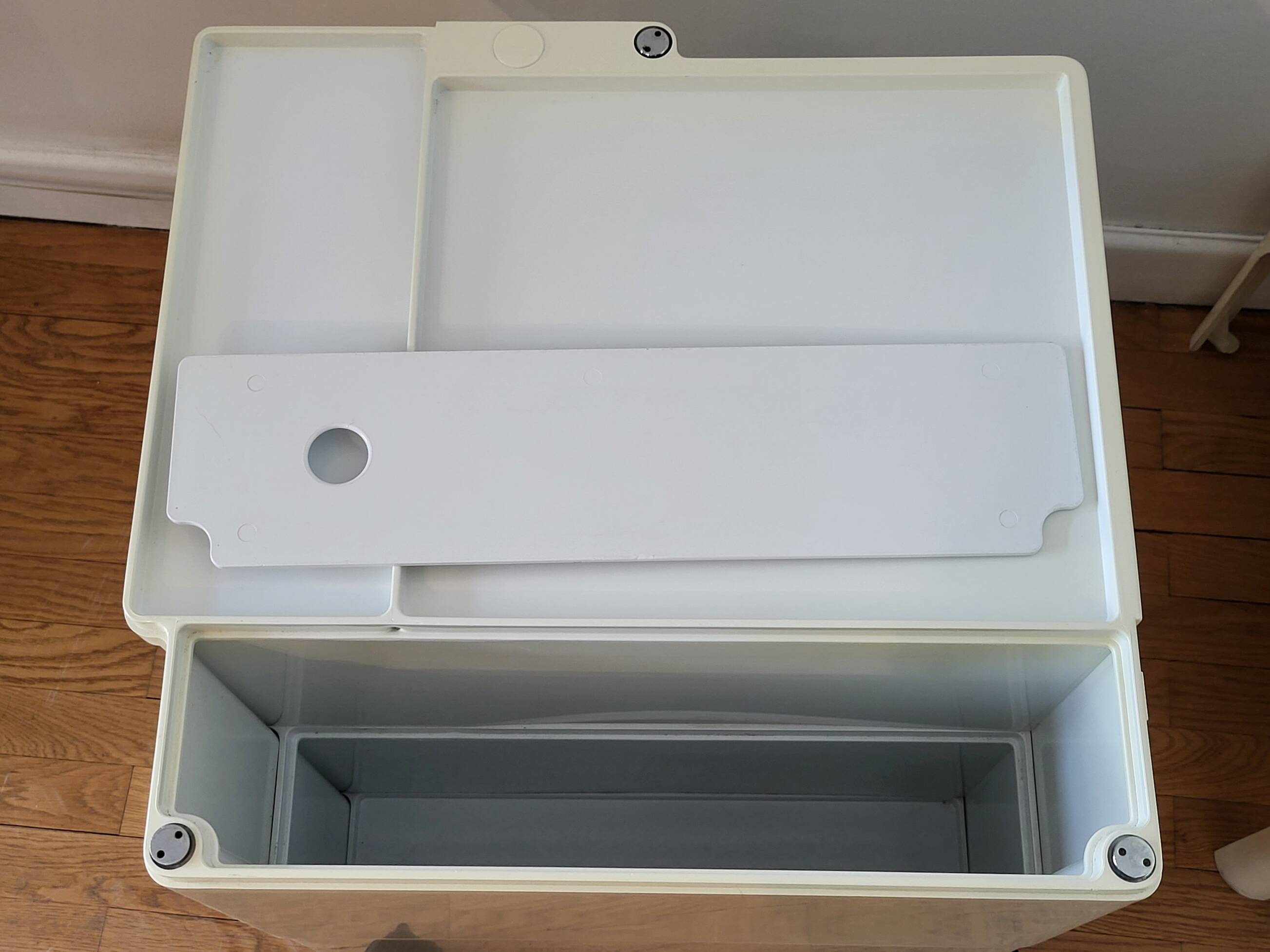 Joe Colombo Boby Off-White Plastic Serving Trolley for Bieffeplast Italy 1968 Space Age