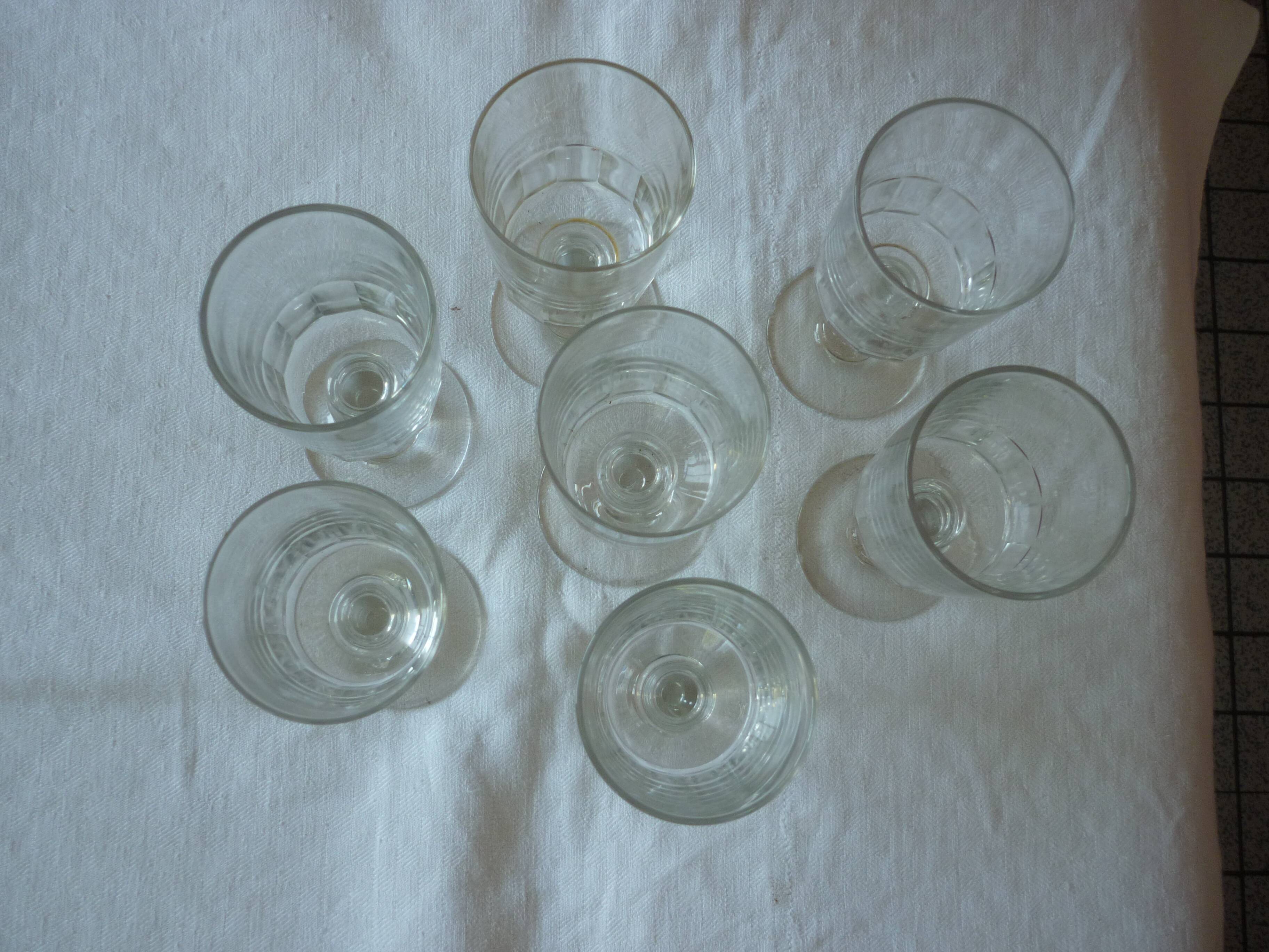 7 glasses a wine, port hilled so-called "mirabeau"