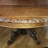 Round central leg table