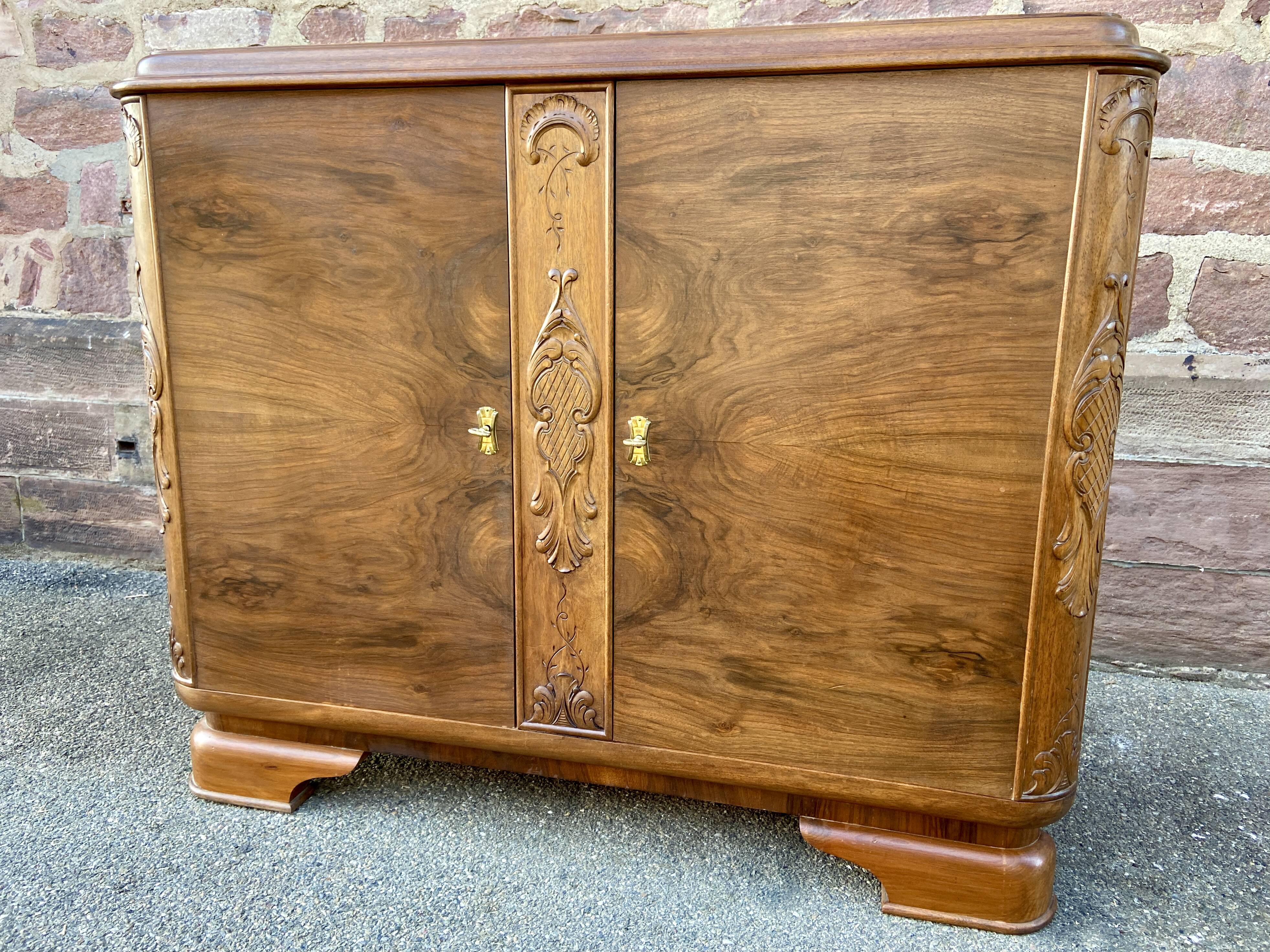 Buffet Art Deco walnut 1950